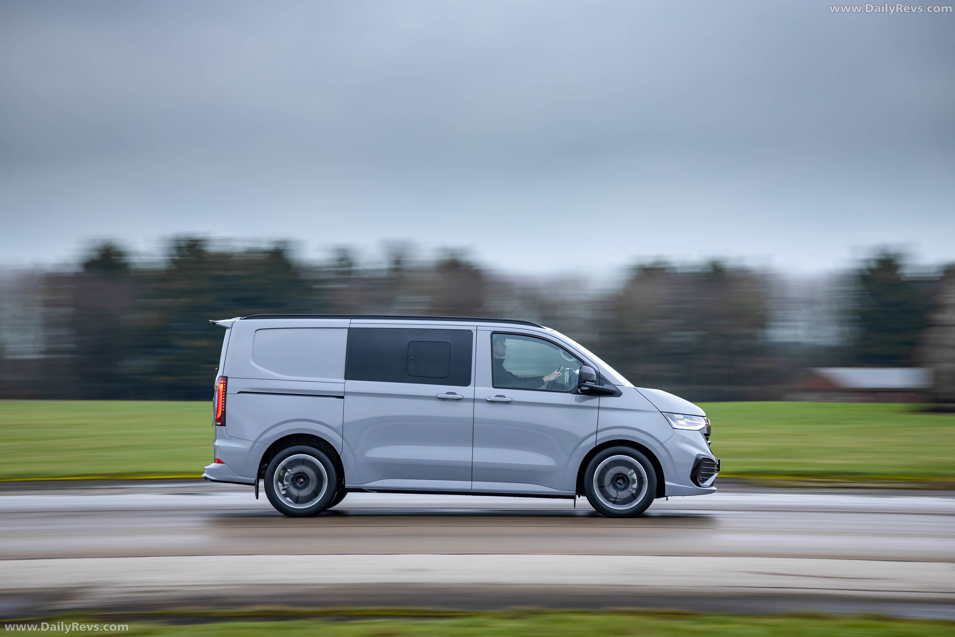 2026 Volkswagen Transporter Sportline UK Version Side View