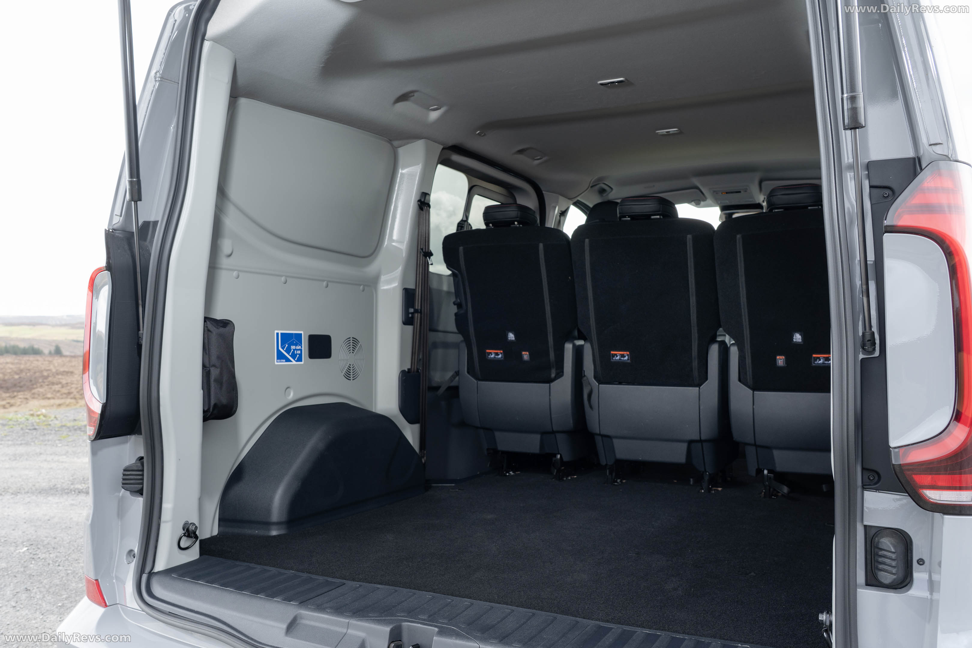 2026 Volkswagen Transporter Sportline UK Version Interior