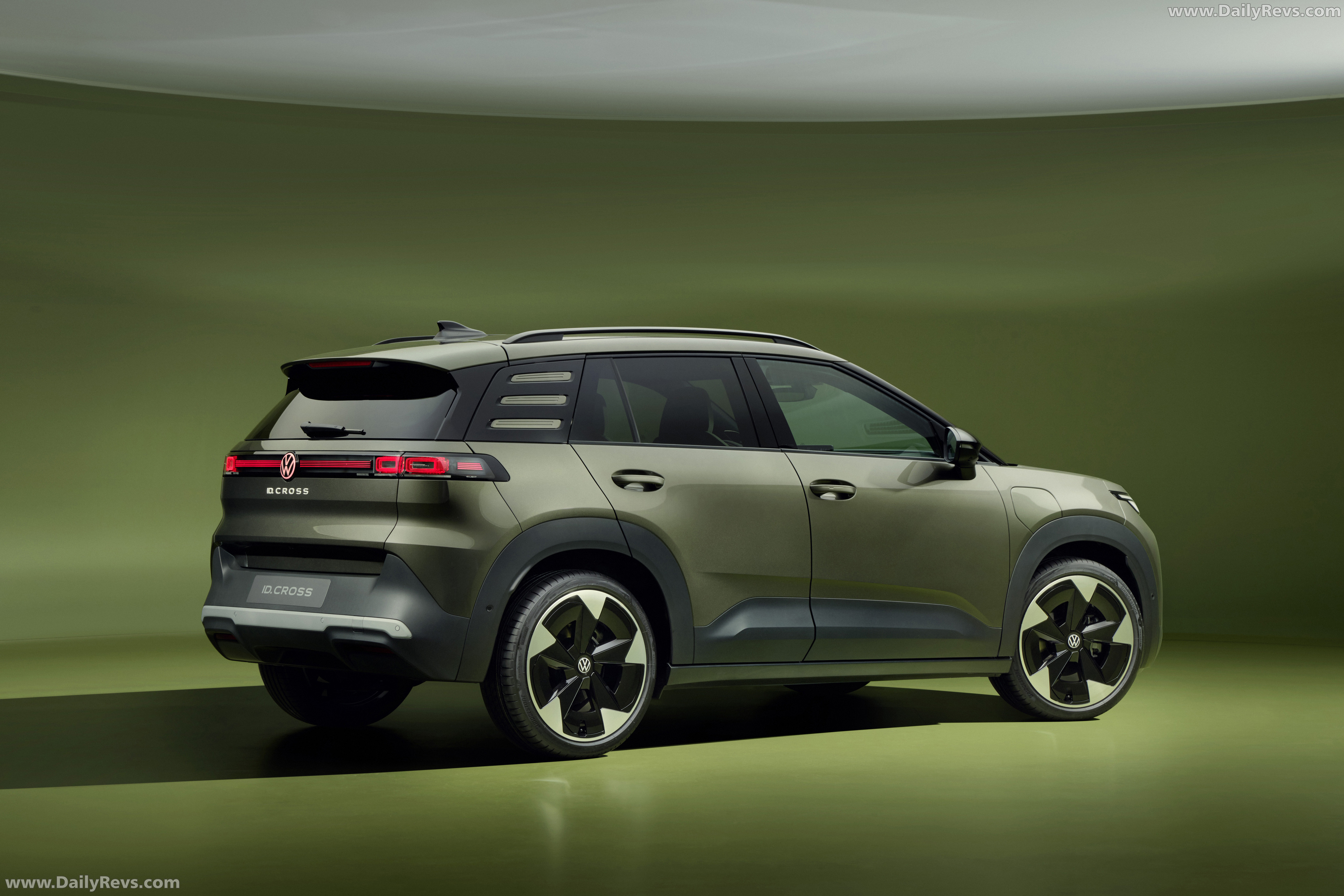 2027 Volkswagen ID. CROSS Rear View