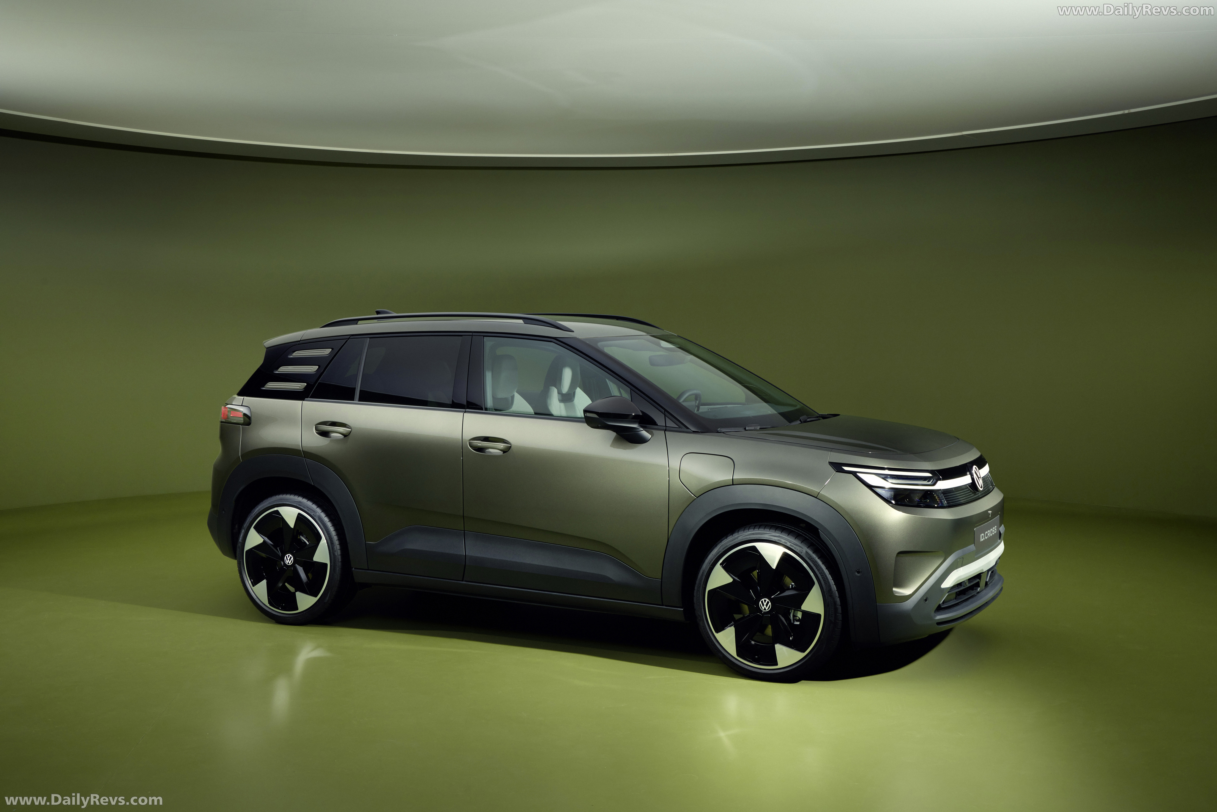 2027 Volkswagen ID. CROSS Side View