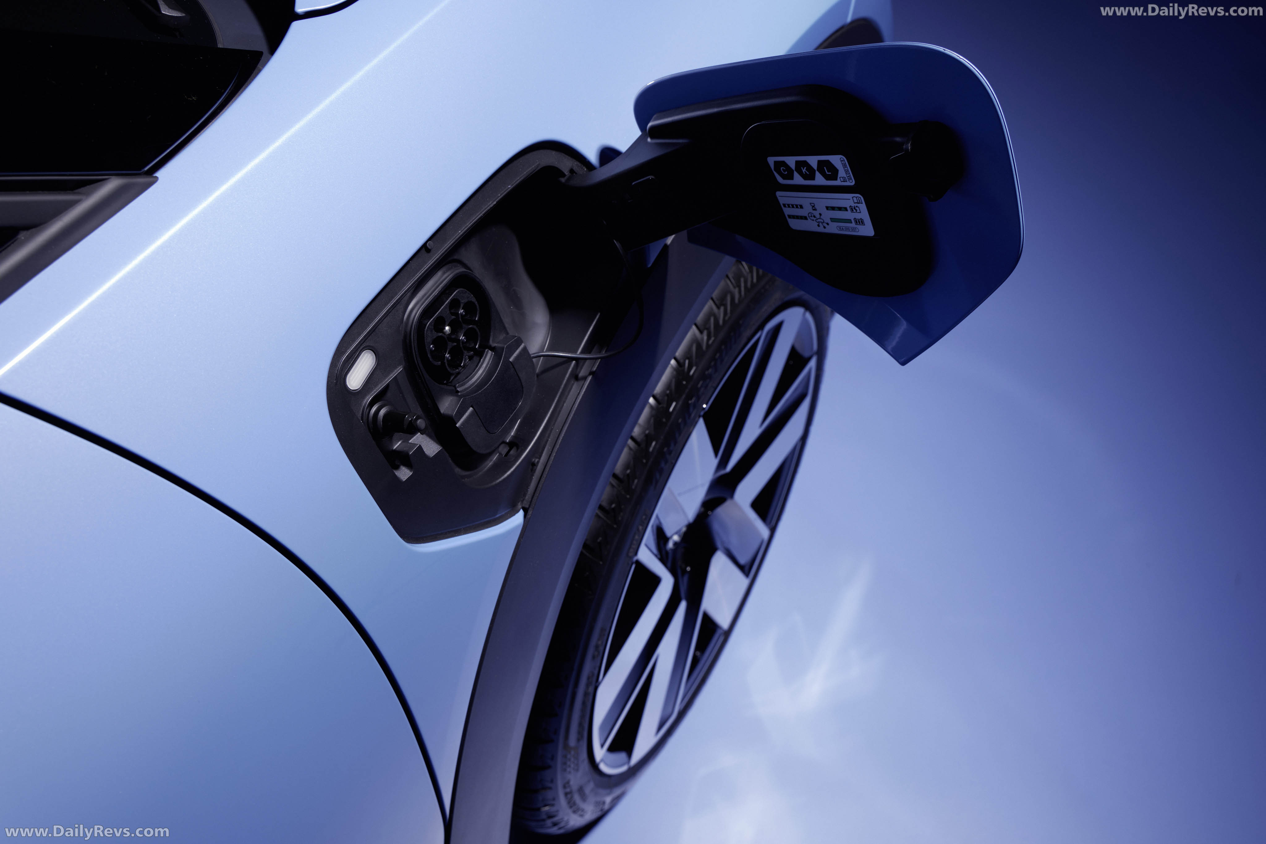 2027 Volkswagen ID. CROSS Clear Blue Exterior
