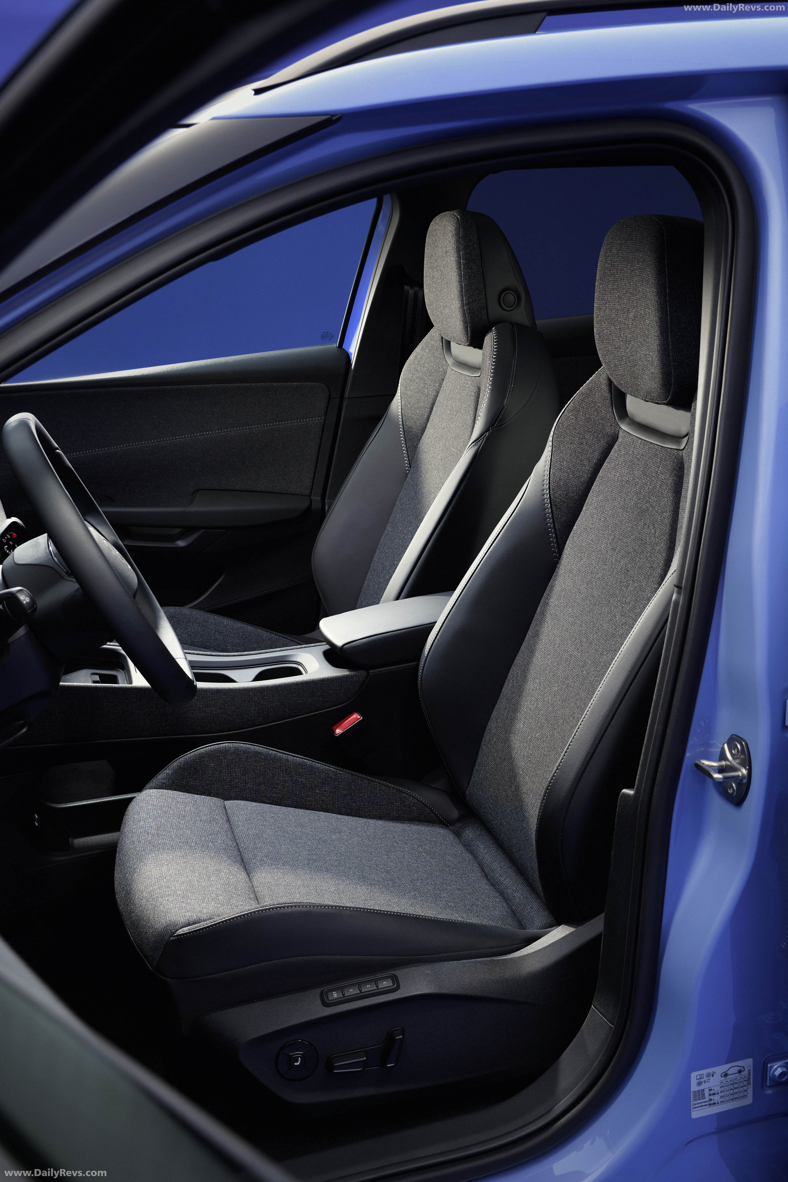 2027 Volkswagen ID. CROSS Clear Blue Interior