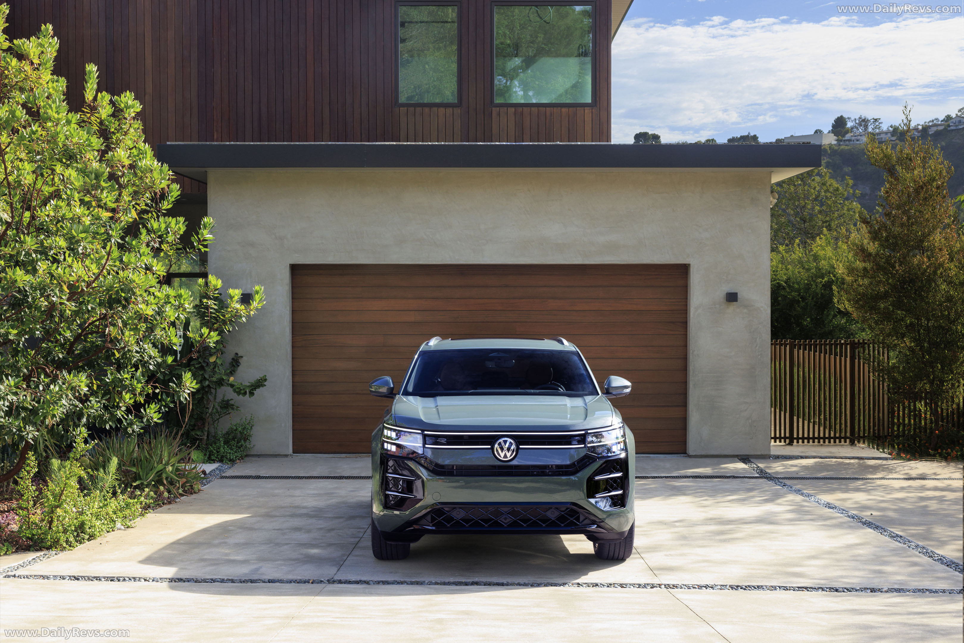 2027 Volkswagen Atlas Cross Sport Front View