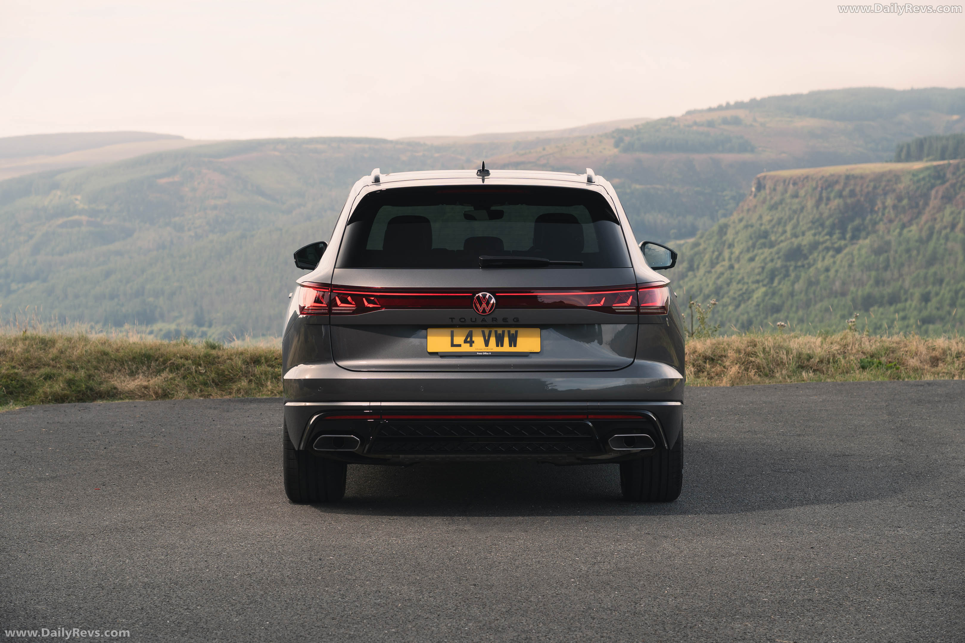 2026 Volkswagen Touareg Final Edition UK Version Rear View
