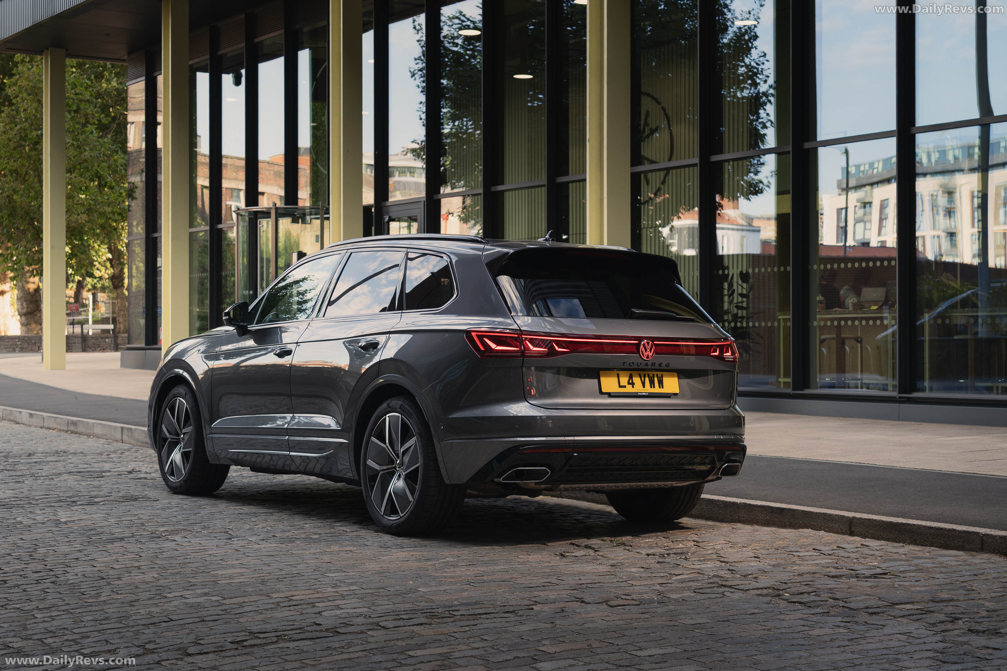 2026 Volkswagen Touareg Final Edition UK Version Rear View
