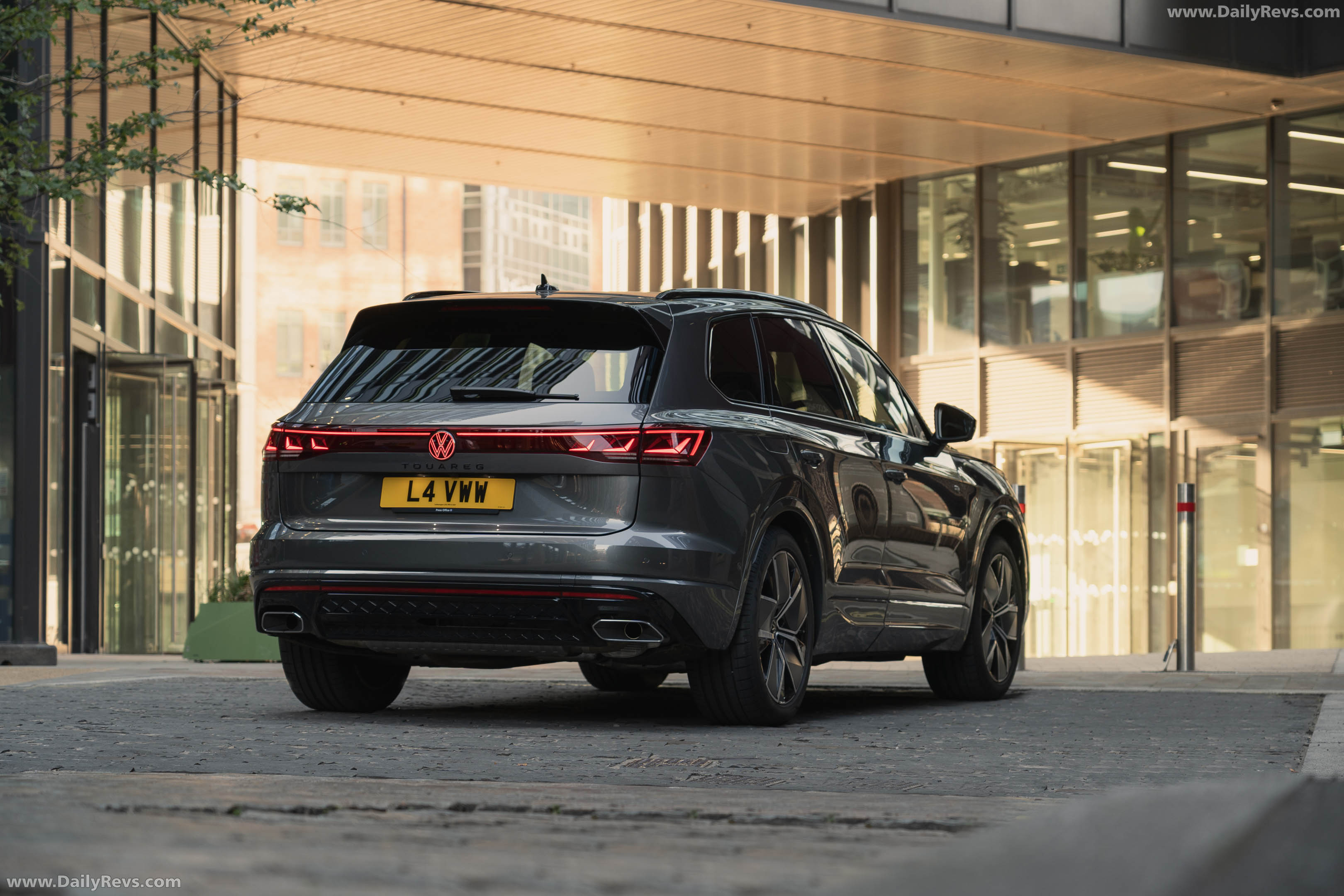 2026 Volkswagen Touareg Final Edition UK Version Rear View