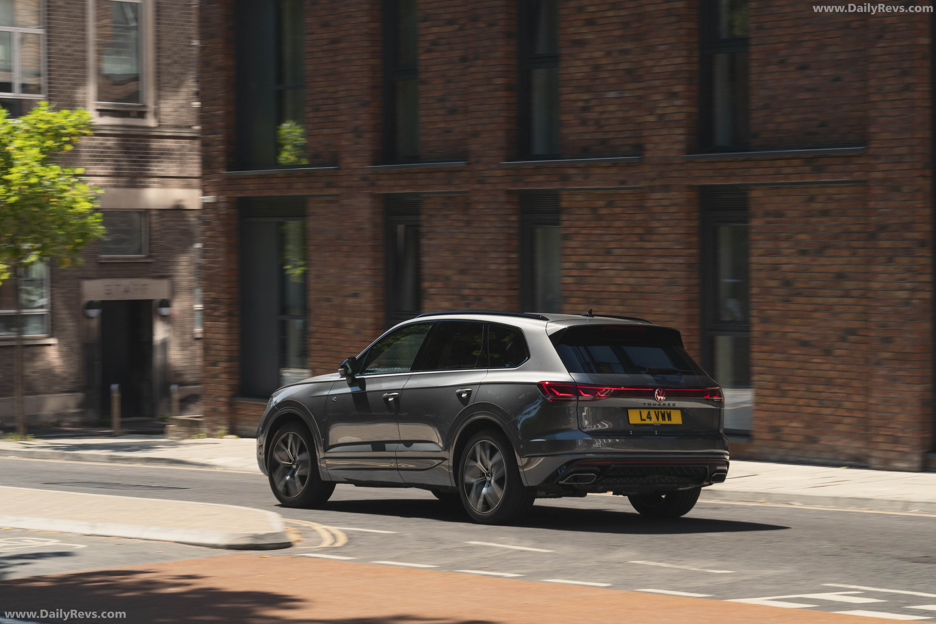 2026 Volkswagen Touareg Final Edition UK Version Rear View