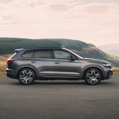 2026 Volkswagen Touareg Final Edition UK Version Side View