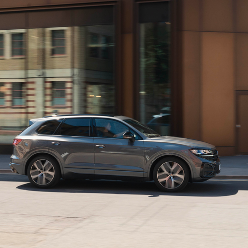 2026 Volkswagen Touareg Final Edition UK Version Side View