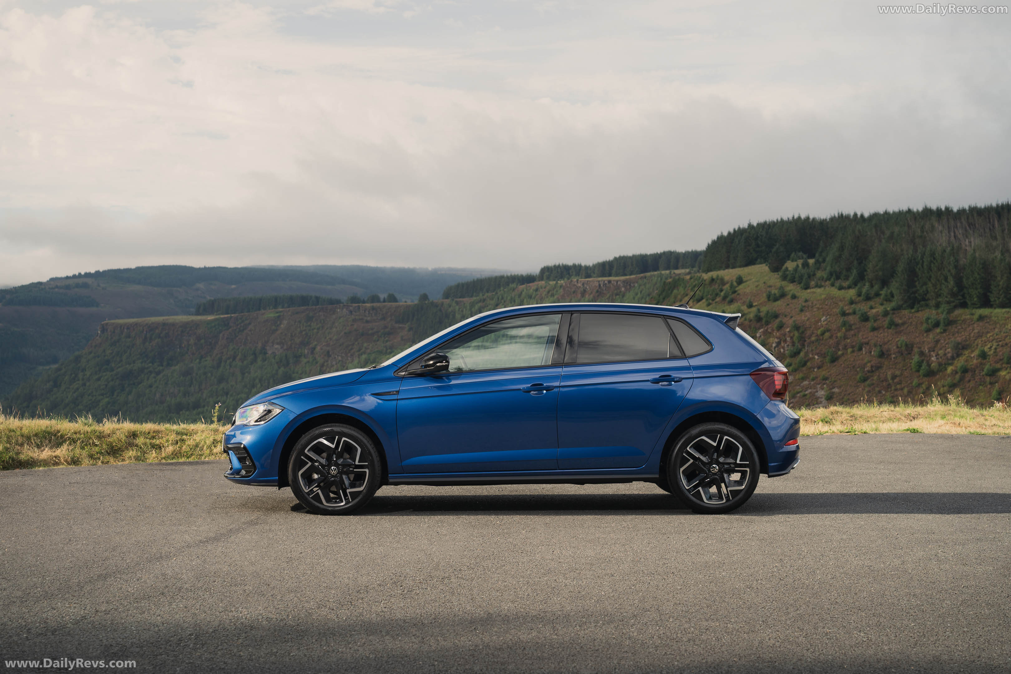 2026 Volkswagen Polo R-Line UK Version Side View