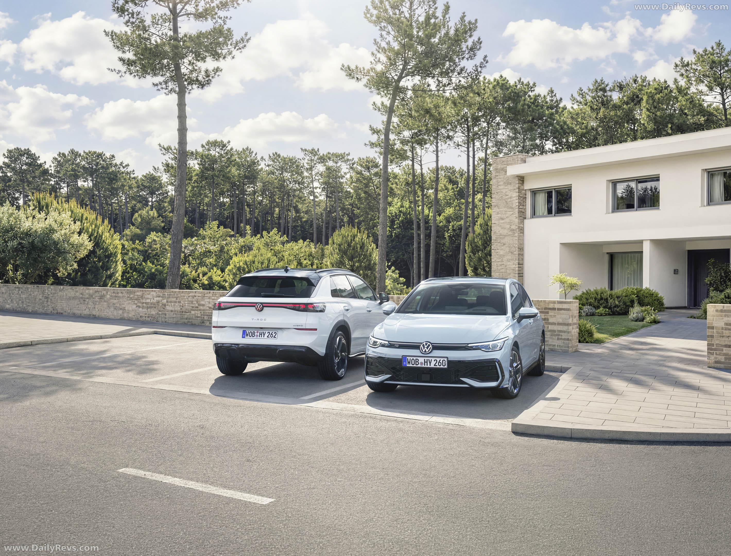 2026 Volkswagen Golf Hybrid Front View
