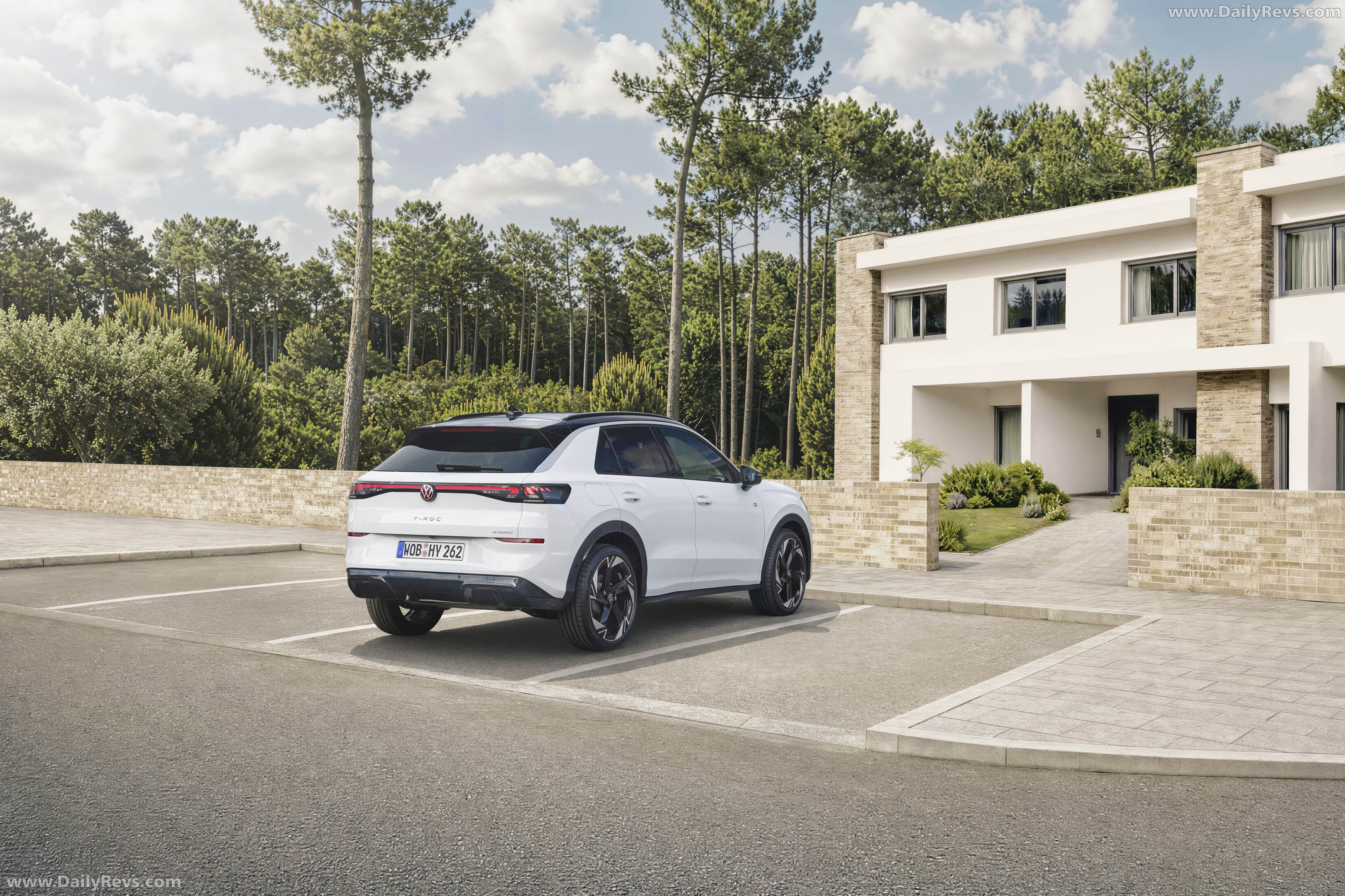 2026 Volkswagen T-Roc Hybrid Rear View