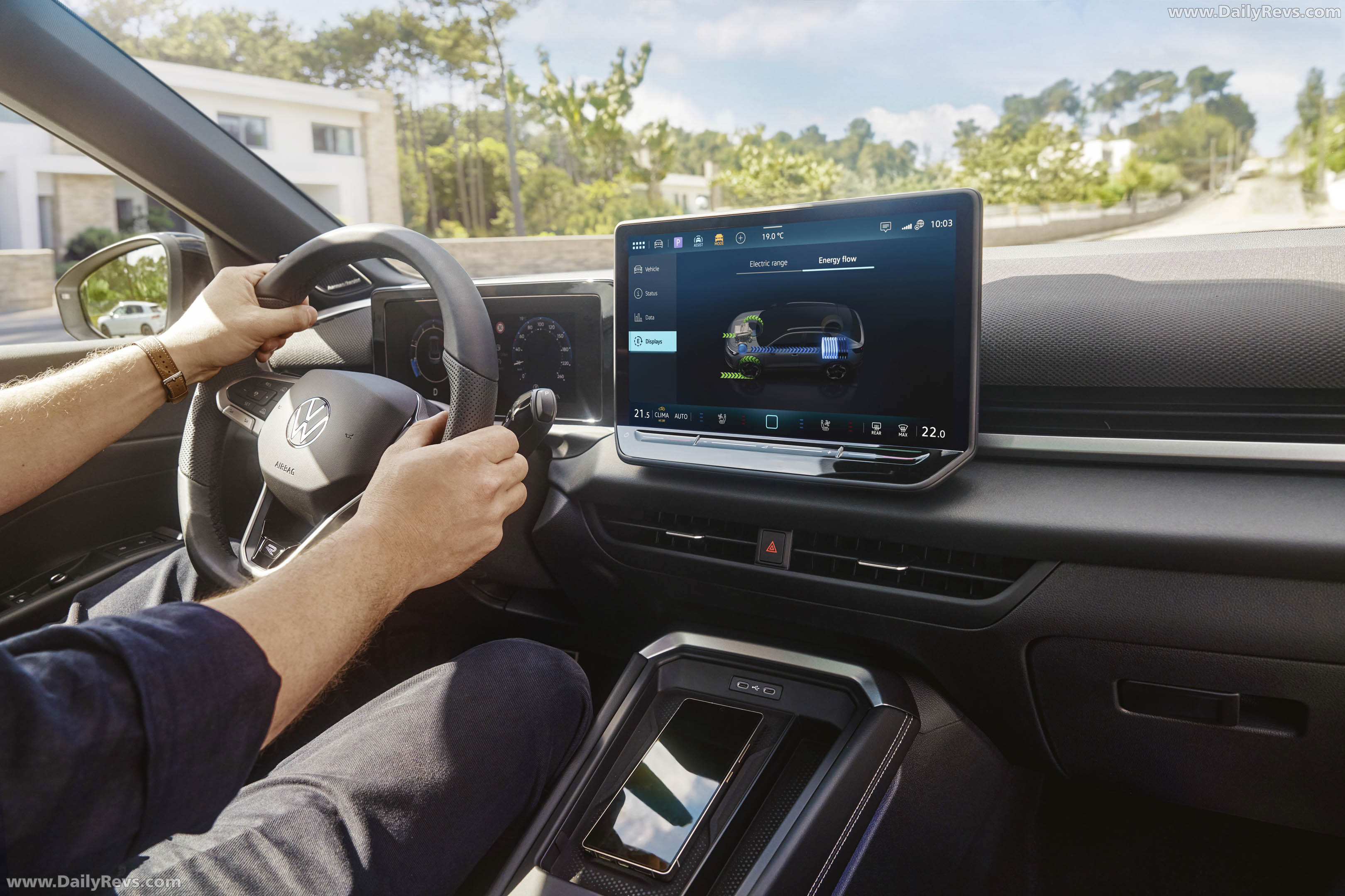 2026 Volkswagen T-Roc Hybrid Interior