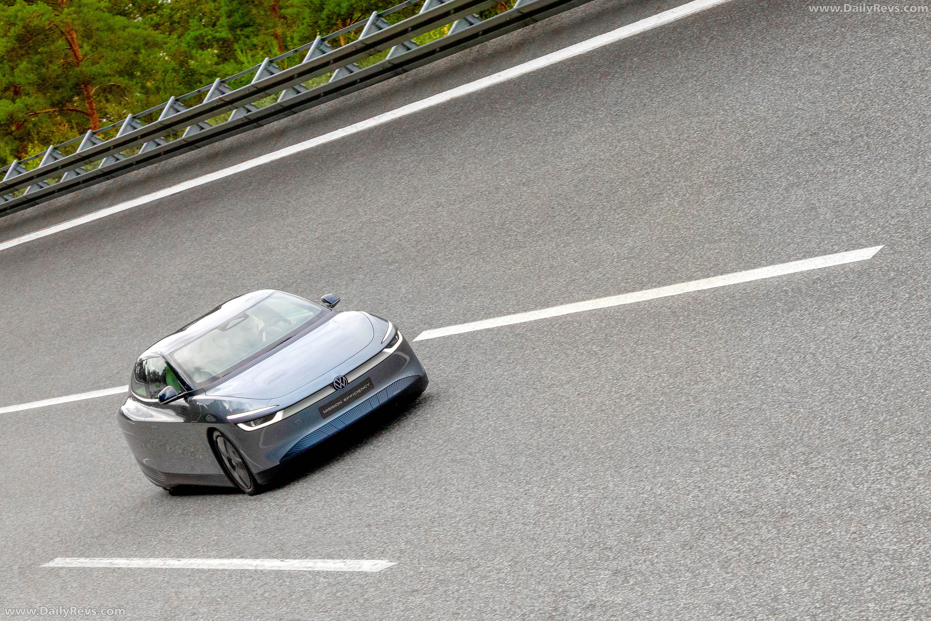 2026 Volkswagen Mission Efficiency Front View
