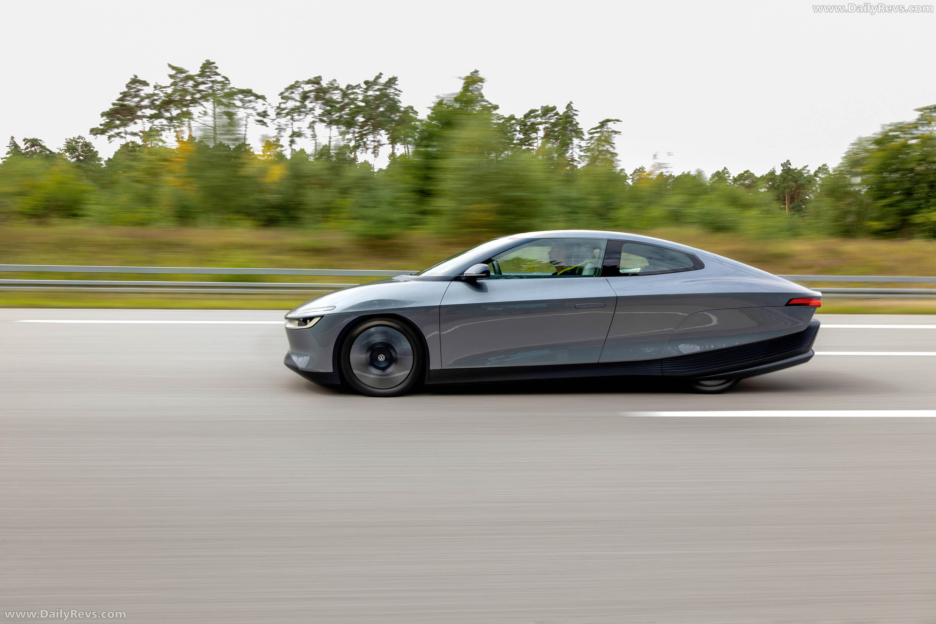 2026 Volkswagen Mission Efficiency Side View