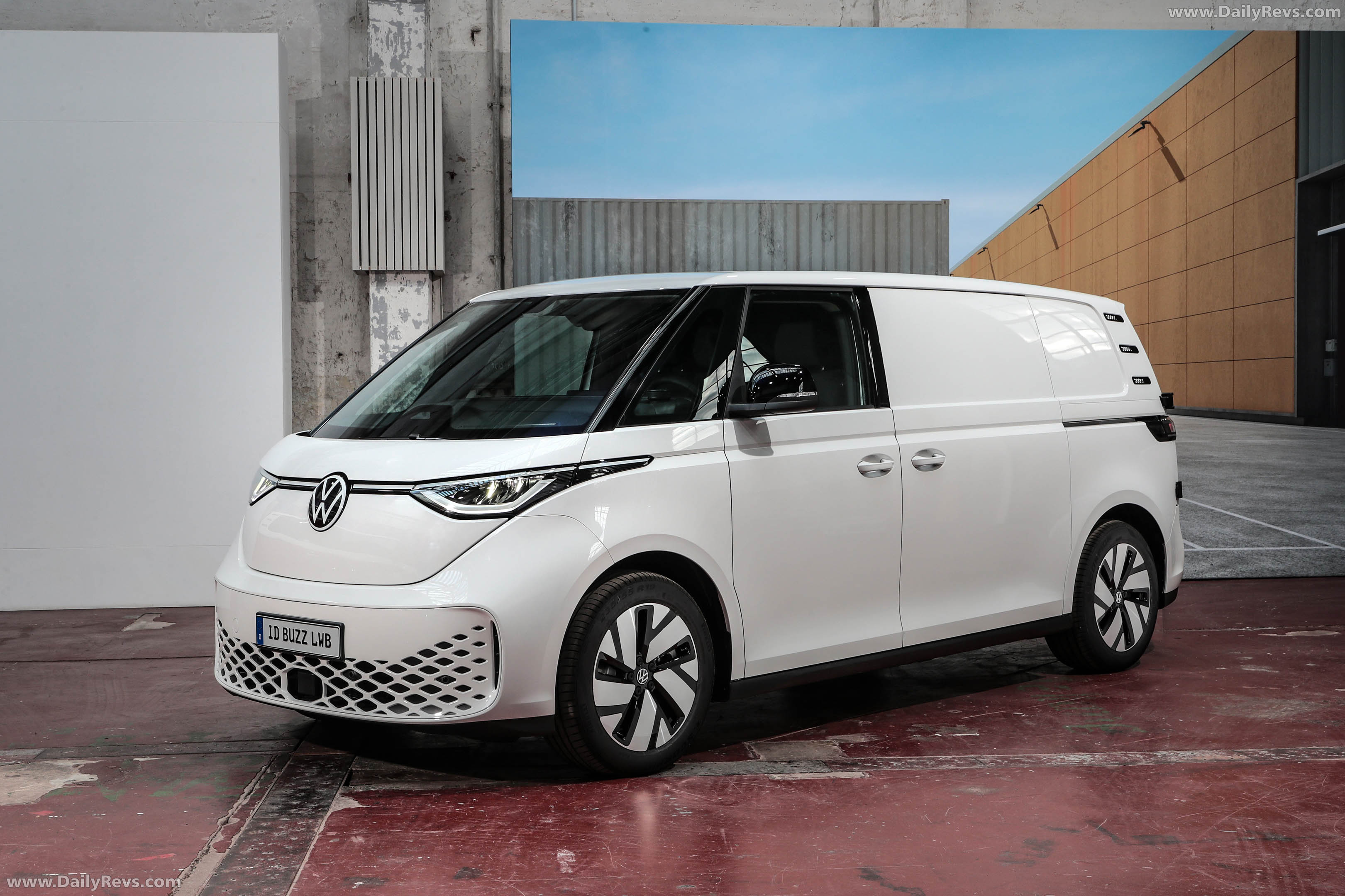 2026 Volkswagen ID. Buzz Cargo LWB Front View