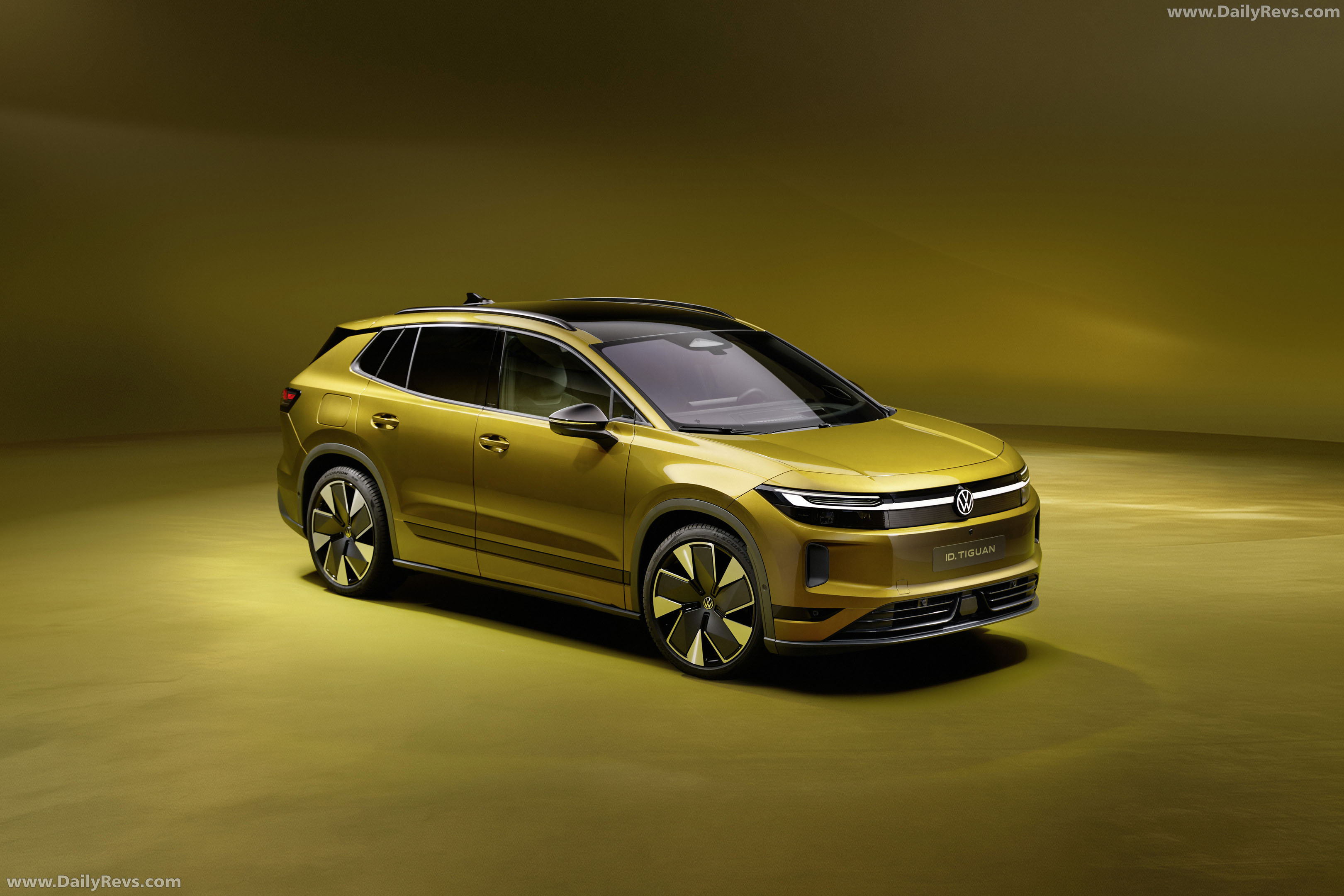 2027 Volkswagen ID. Tiguan Style Front View