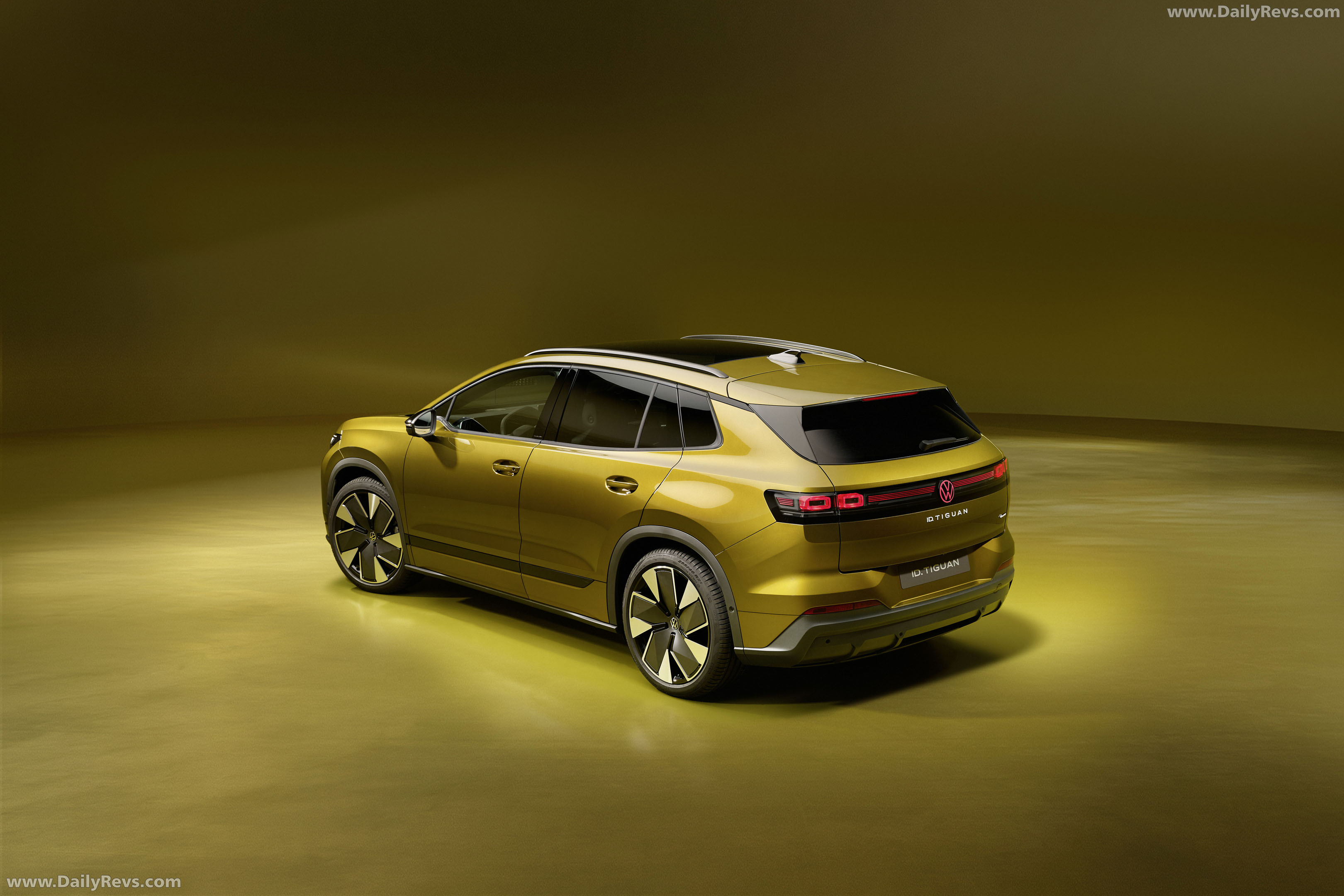2027 Volkswagen ID. Tiguan Style Rear View