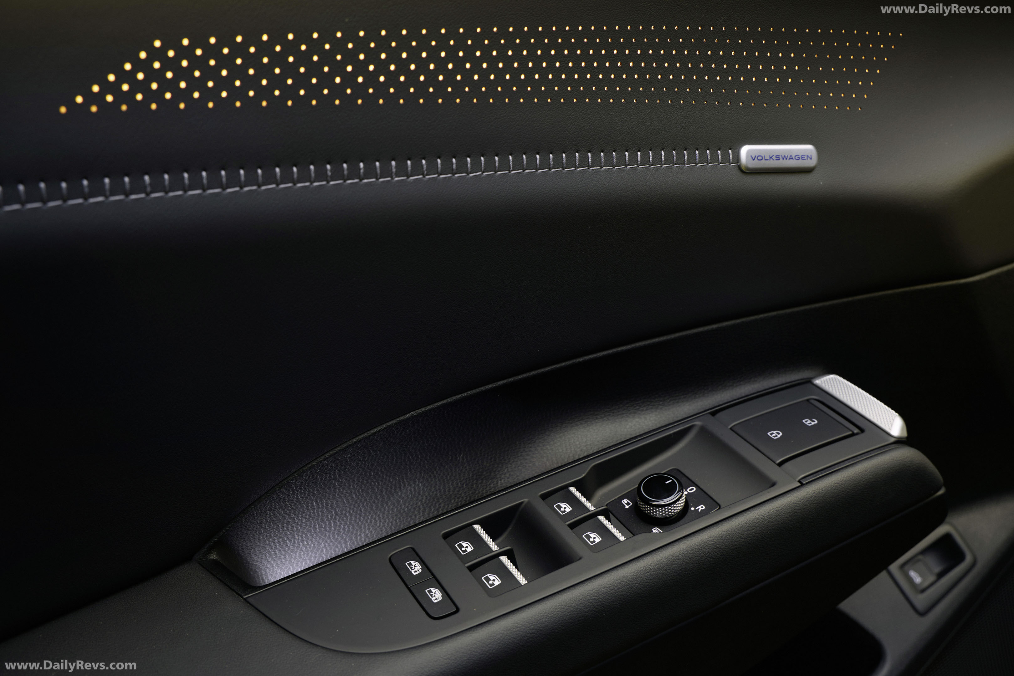 2027 Volkswagen ID. Tiguan Style Interior
