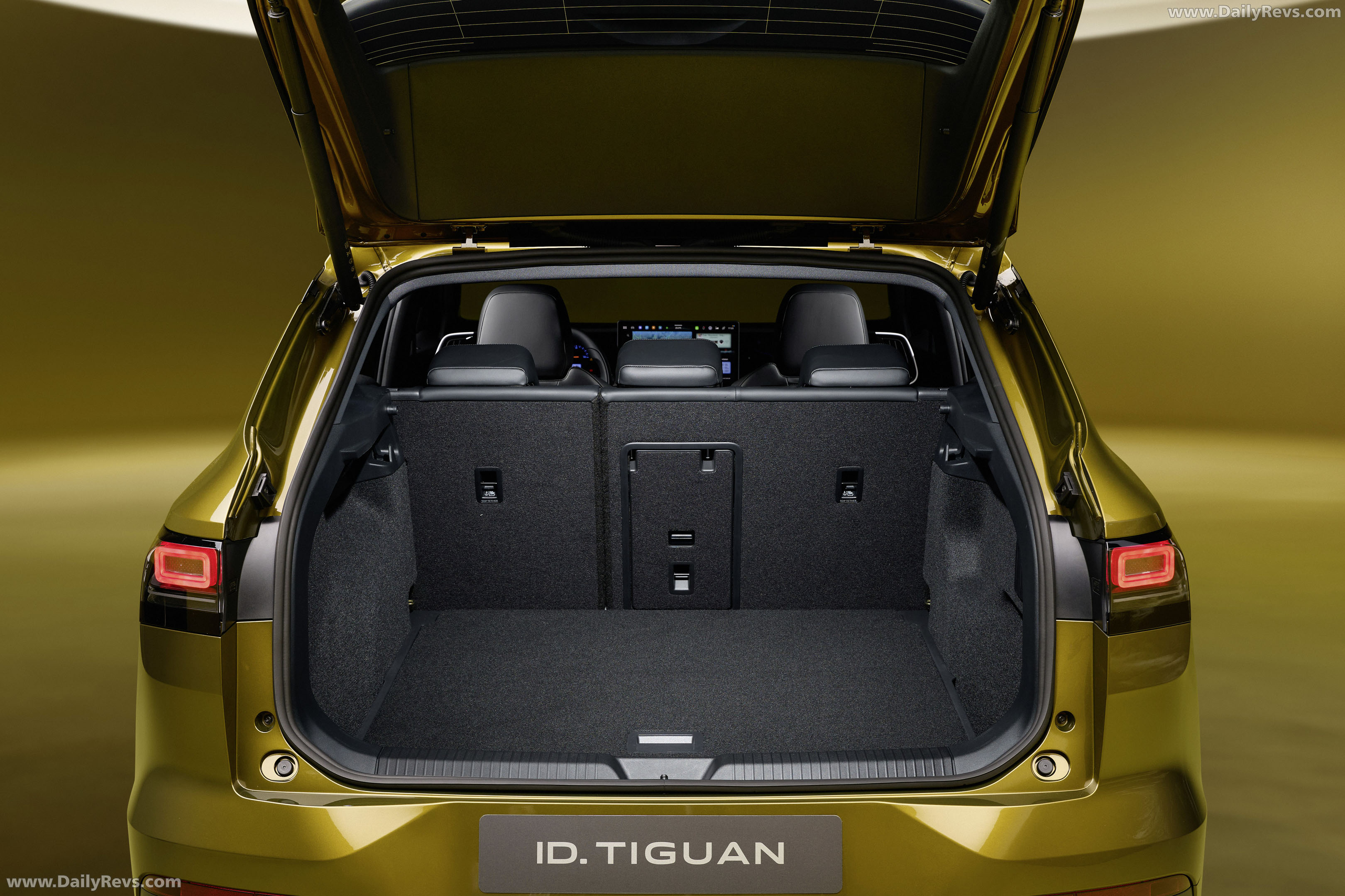 2027 Volkswagen ID. Tiguan Style Interior