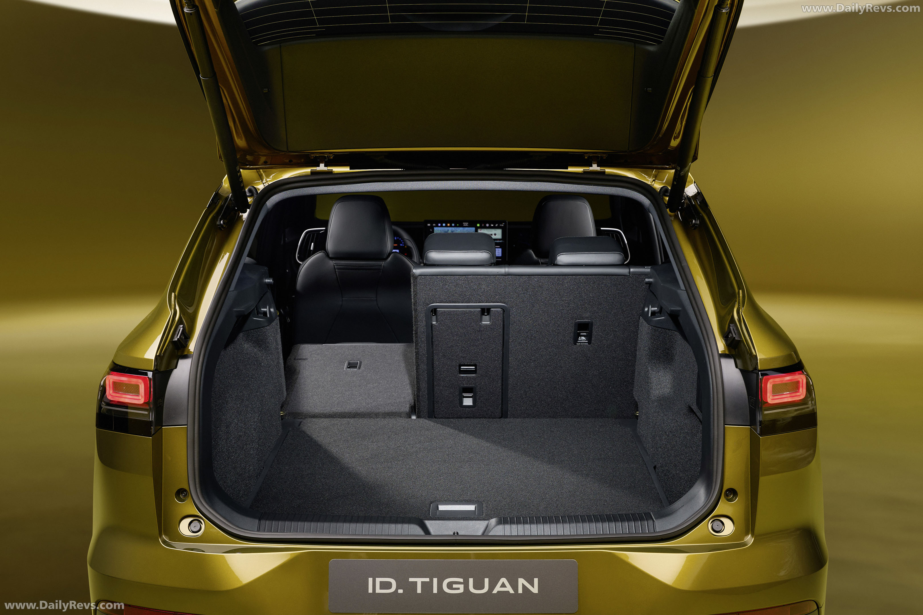 2027 Volkswagen ID. Tiguan Style Interior