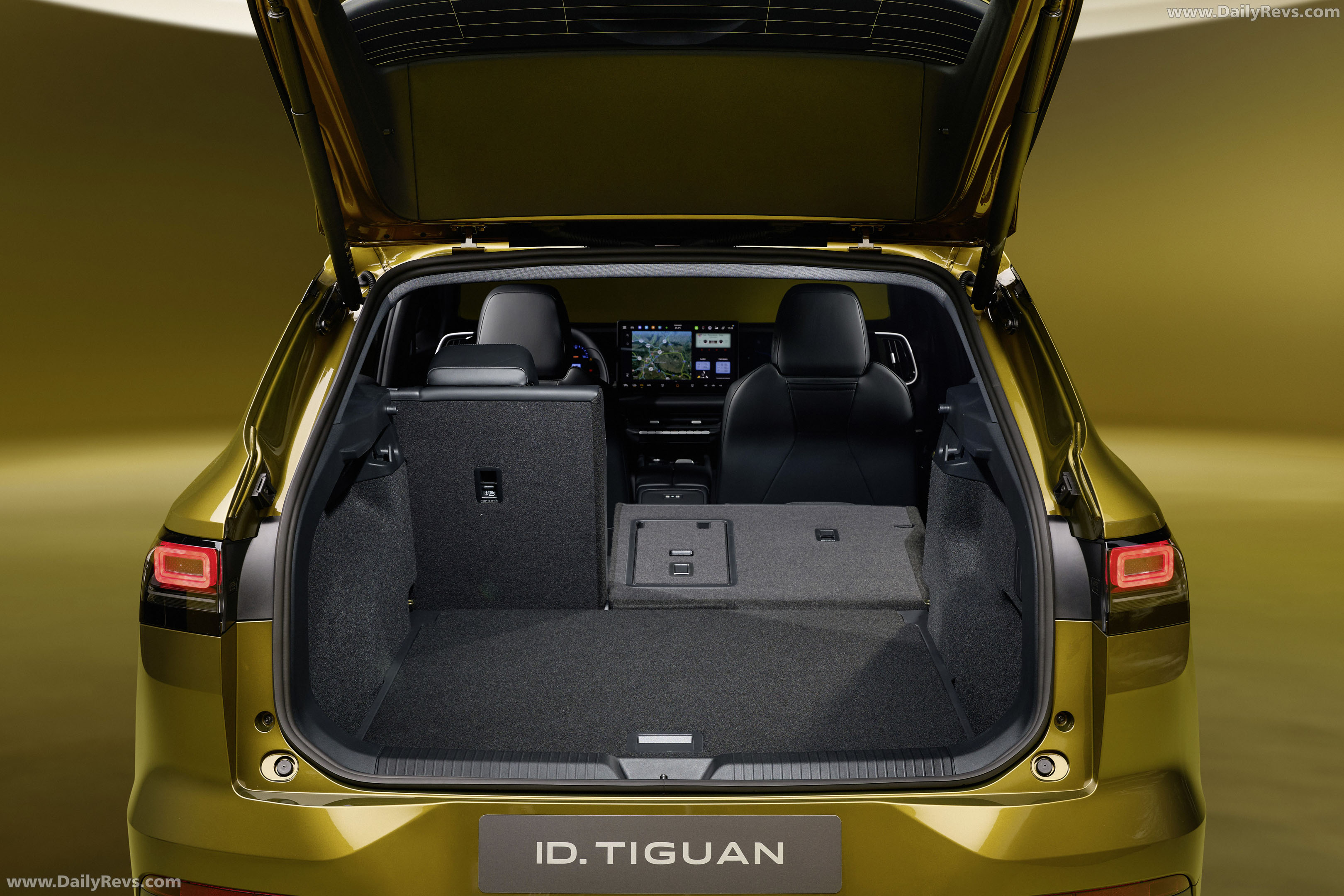 2027 Volkswagen ID. Tiguan Style Interior