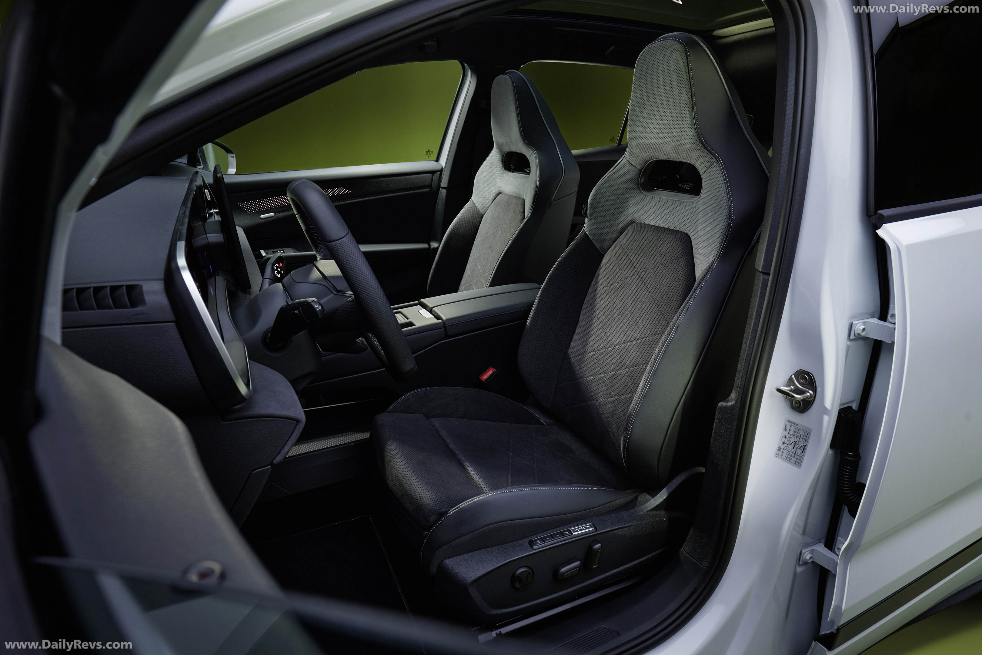 2027 Volkswagen ID. Tiguan R-Line Interior