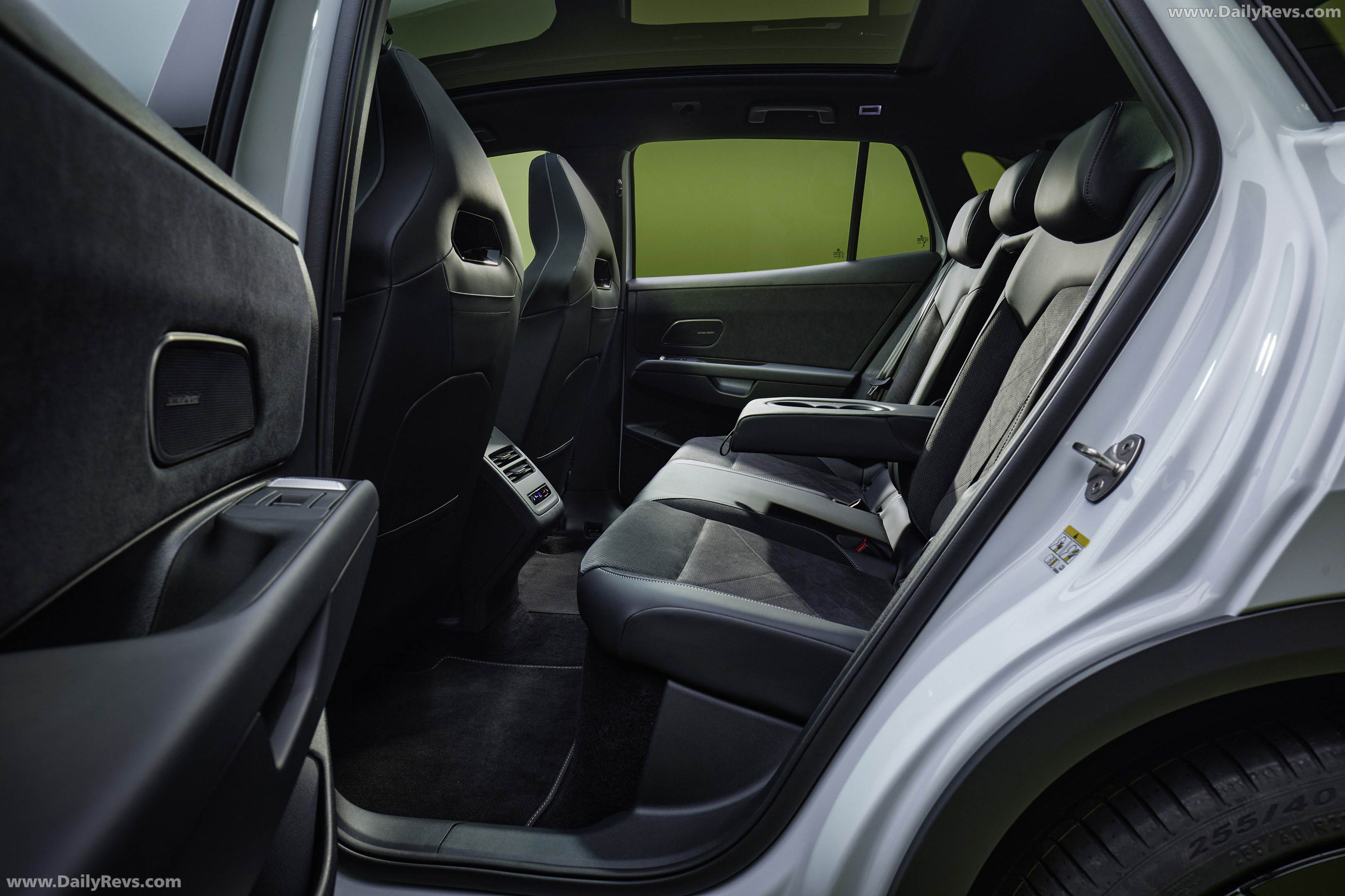 2027 Volkswagen ID. Tiguan R-Line Interior