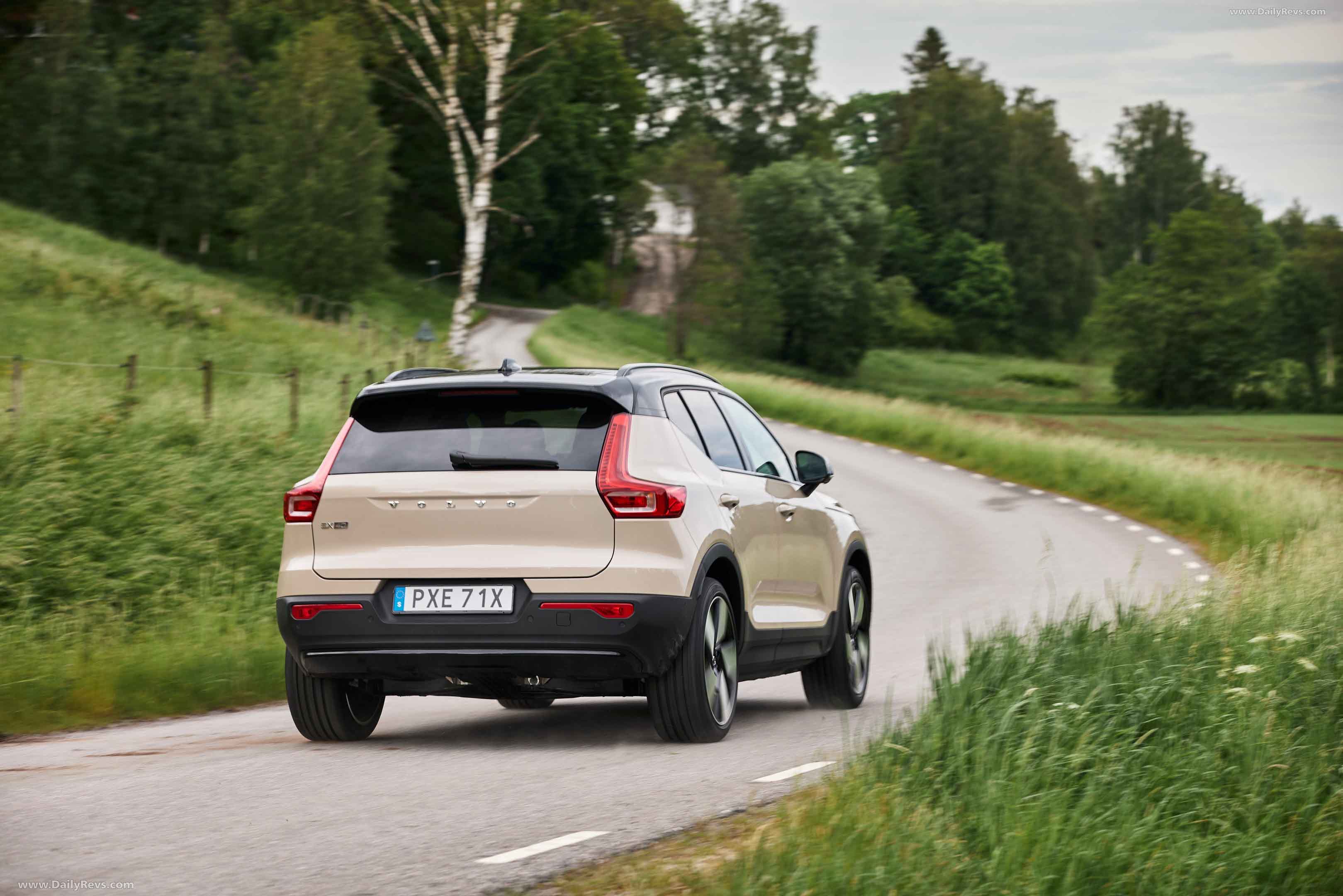 2025 Volvo EX40 Sand Dune Edition Stunning HD Photos Videos Specs 