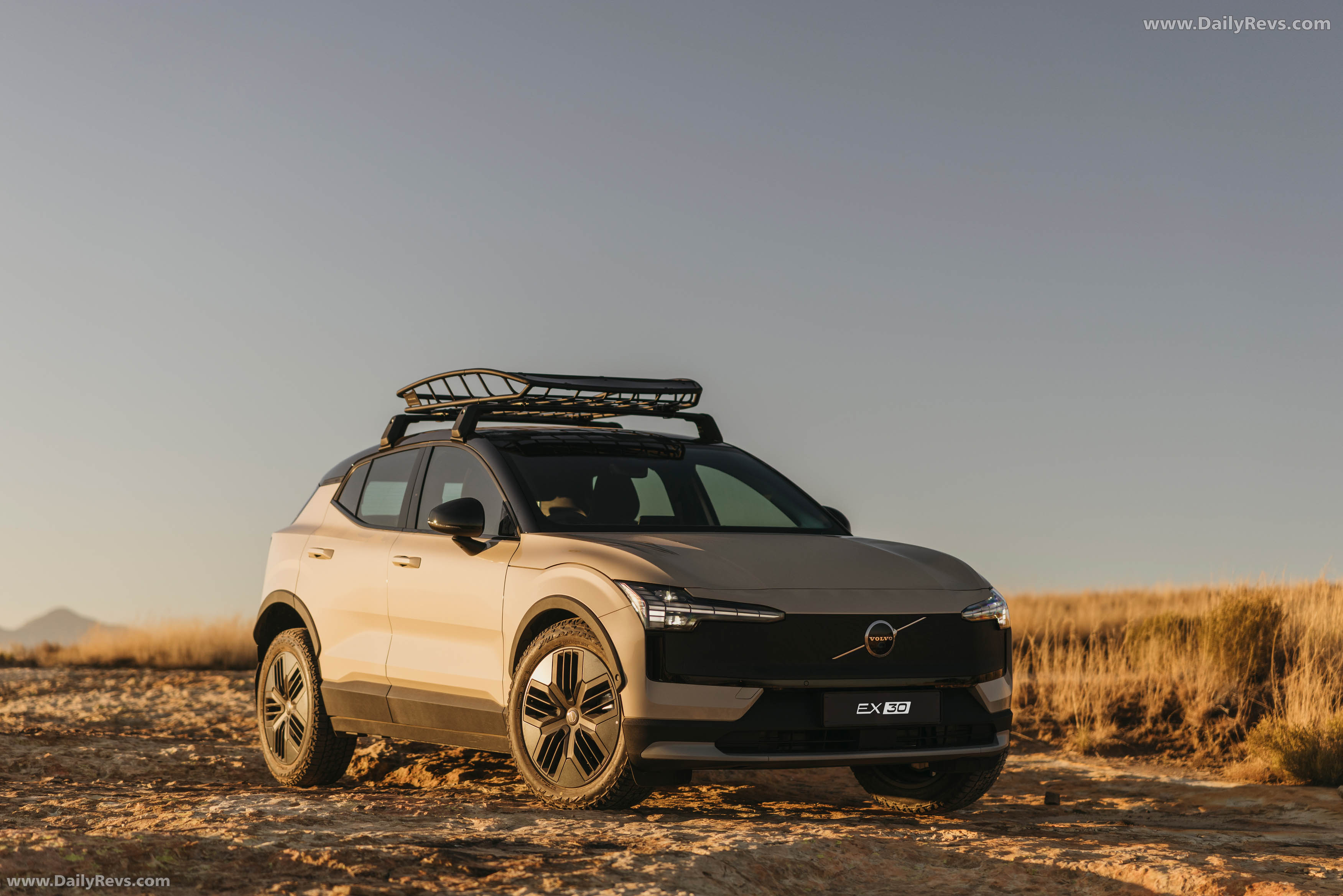 2026 Volvo EX30 Cross Country South African Version Front View