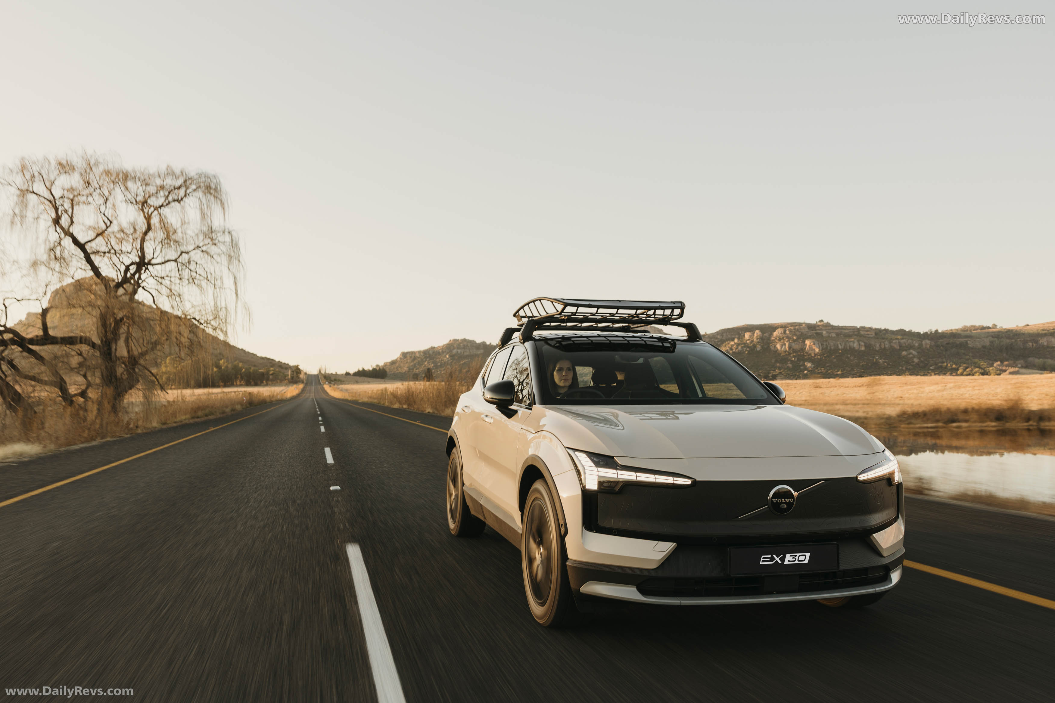 2026 Volvo EX30 Cross Country South African Version Front View
