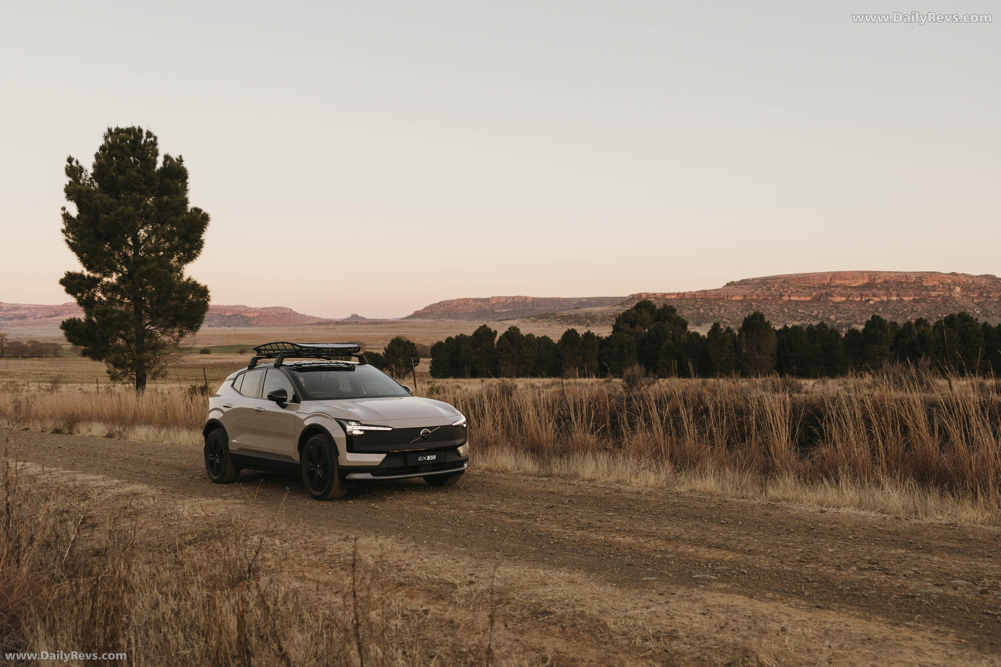 2026 Volvo EX30 Cross Country South African Version Front View