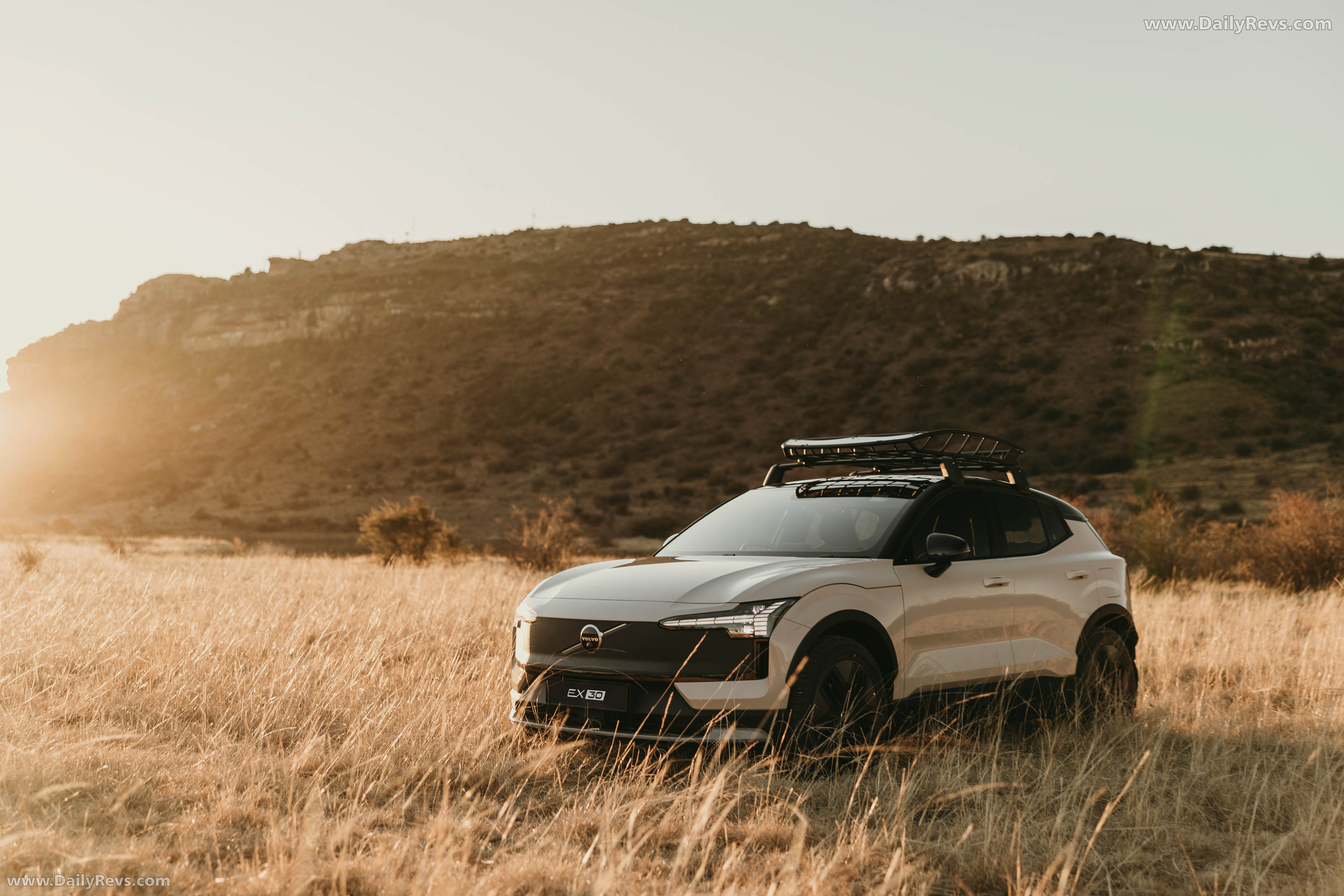 2026 Volvo EX30 Cross Country South African Version Front View