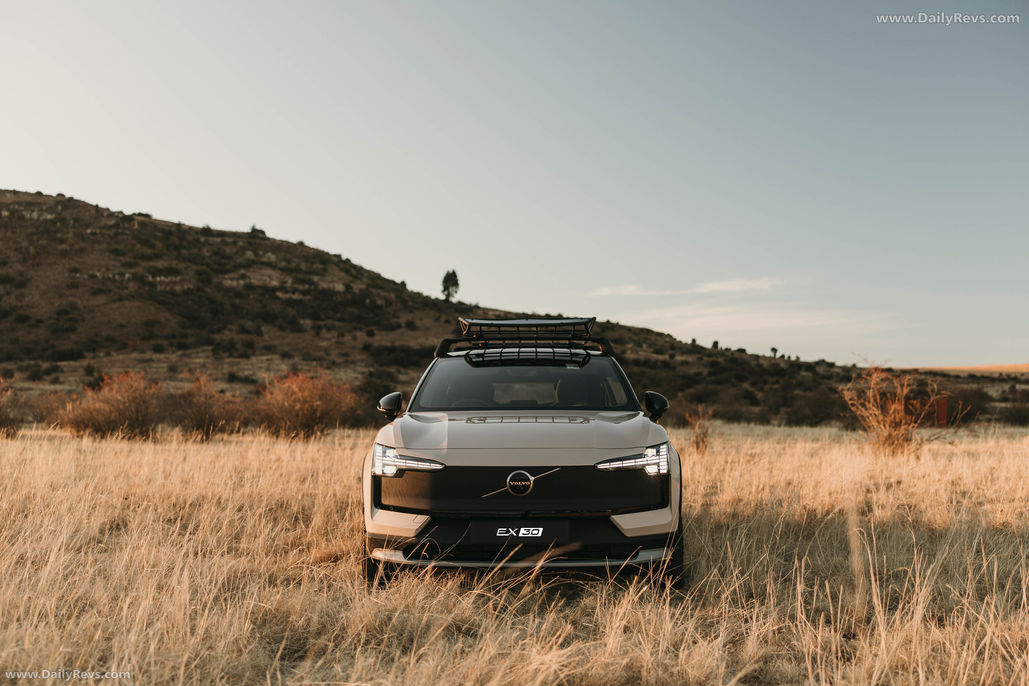 2026 Volvo EX30 Cross Country South African Version Front View