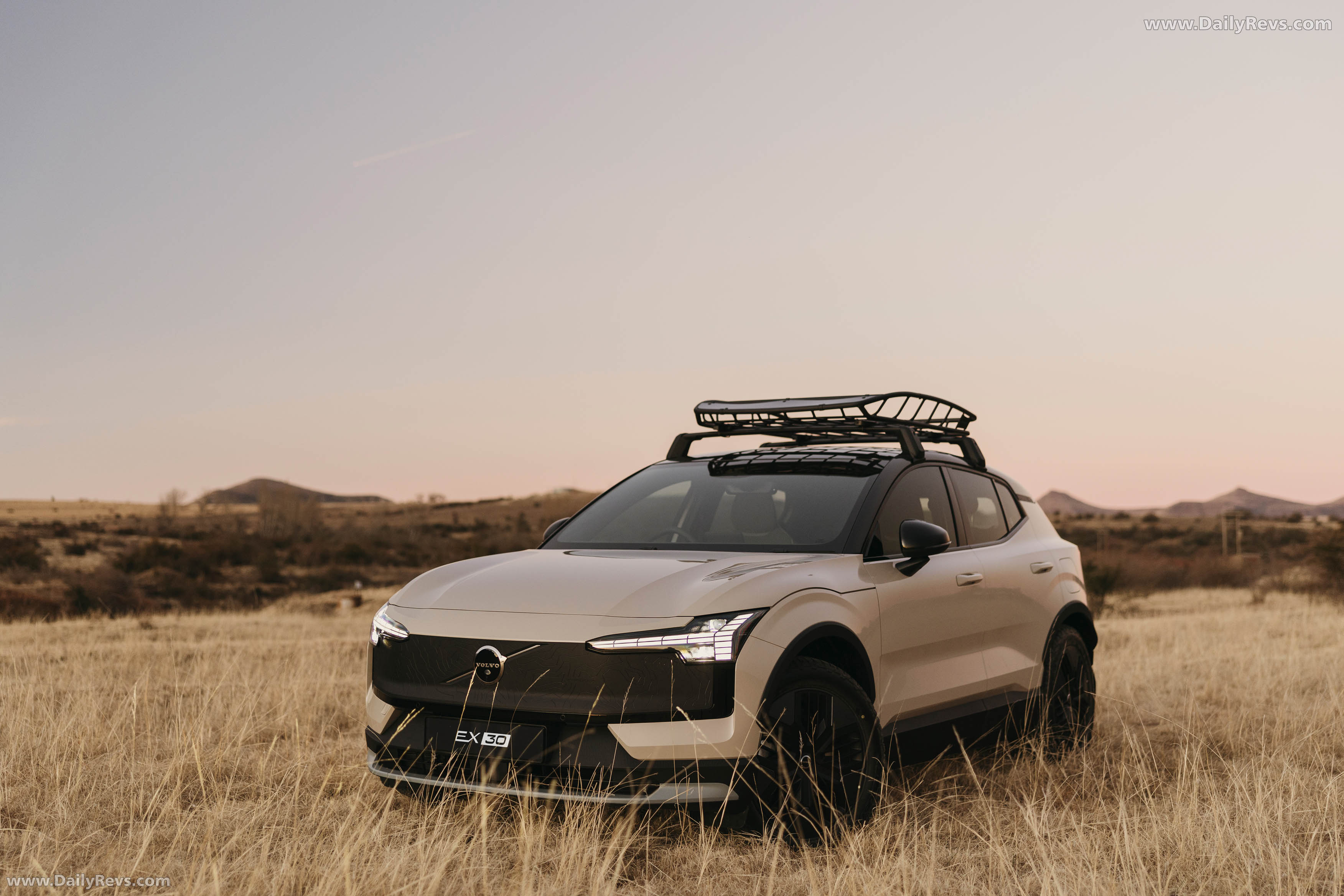 2026 Volvo EX30 Cross Country South African Version Front View
