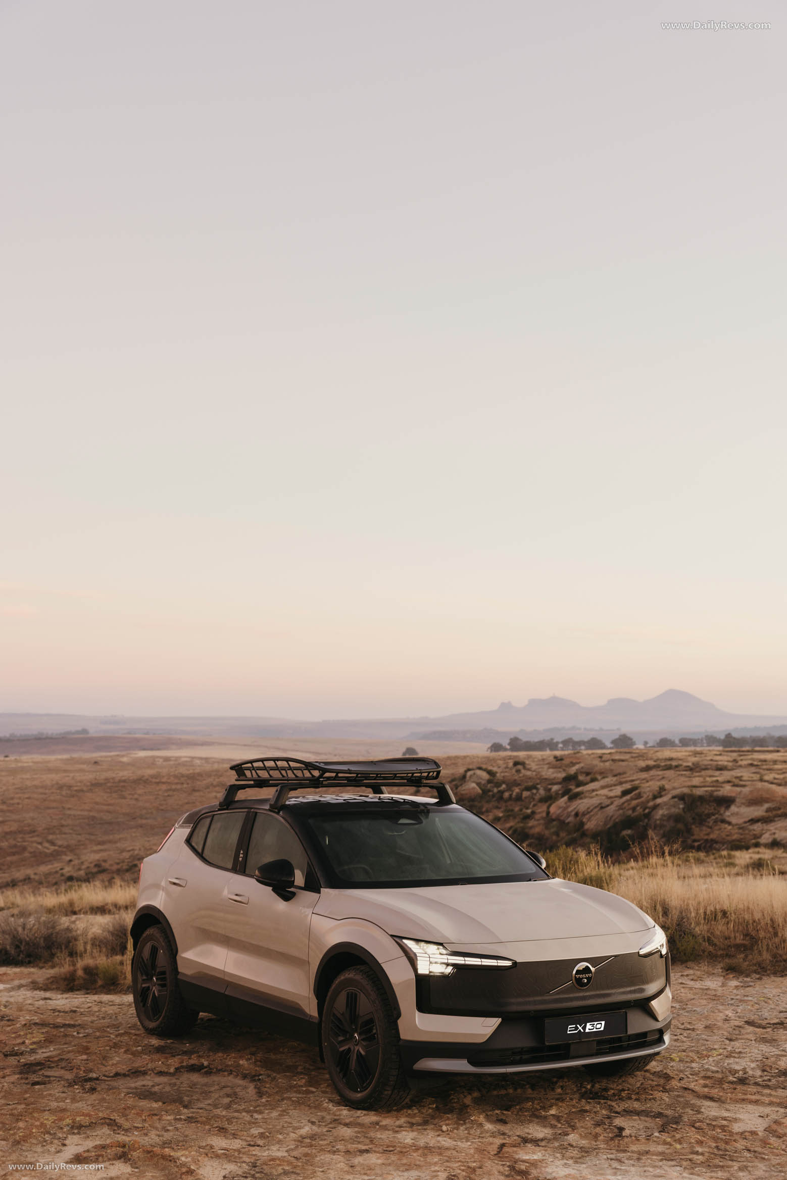 2026 Volvo EX30 Cross Country South African Version Front View
