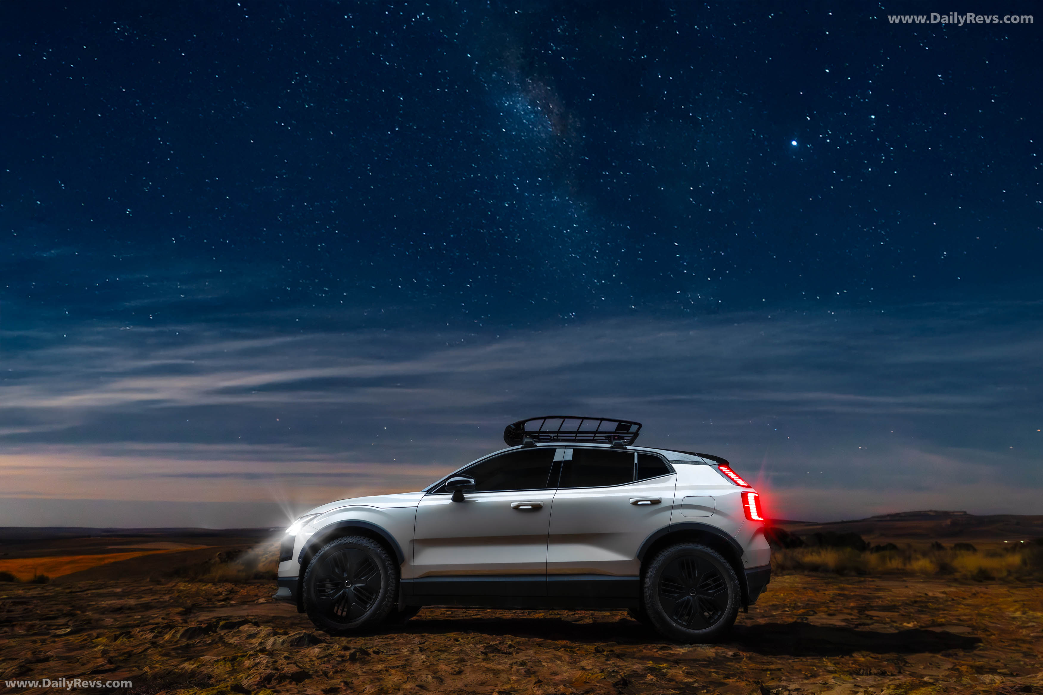 2026 Volvo EX30 Cross Country South African Version Side View