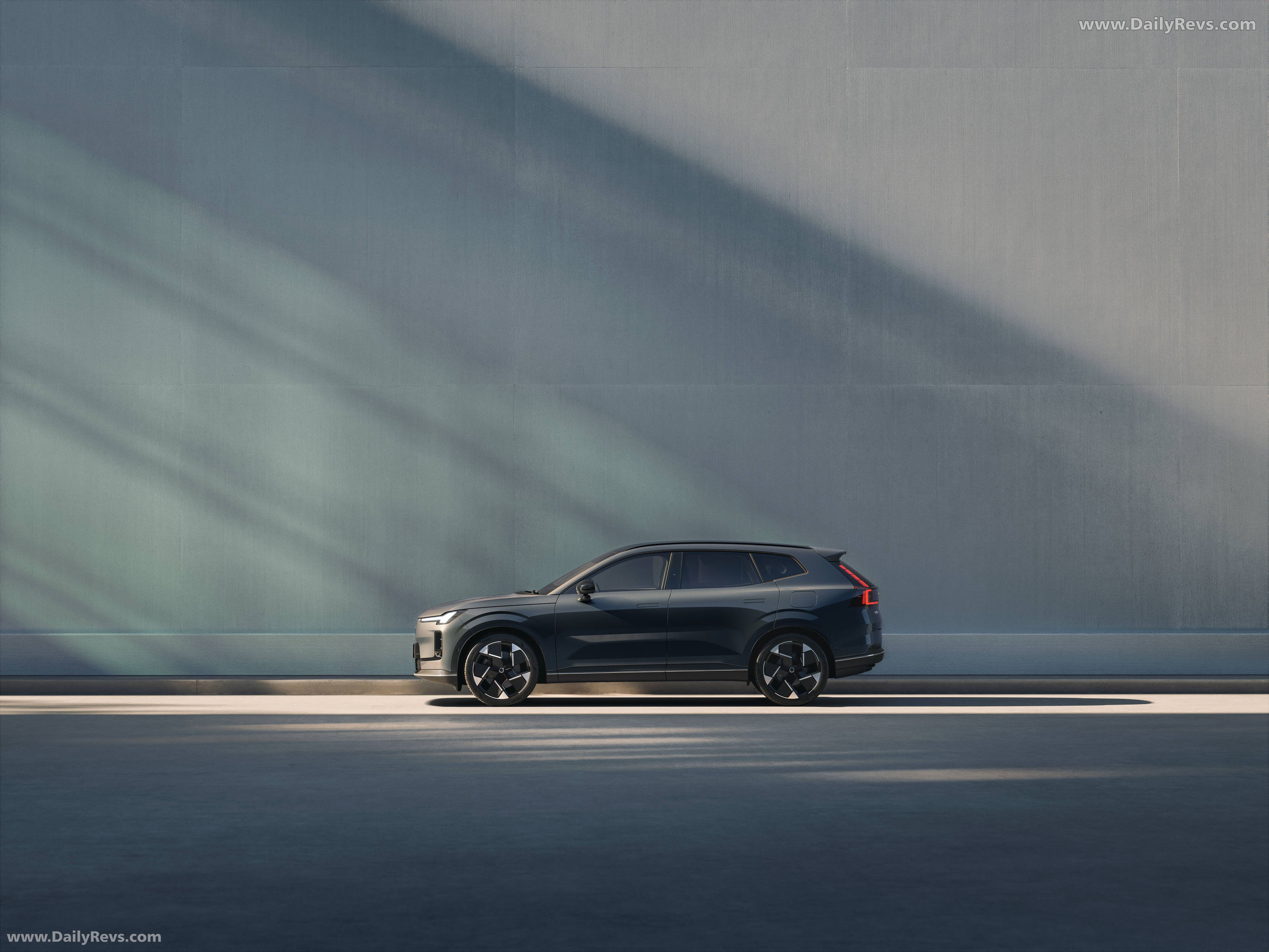 2026 Volvo XC70 Chinese Version Side View