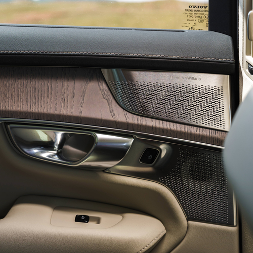 2025 Volvo XC90 T8 Ultra Interior