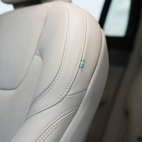 2025 Volvo XC90 T8 Ultra Interior