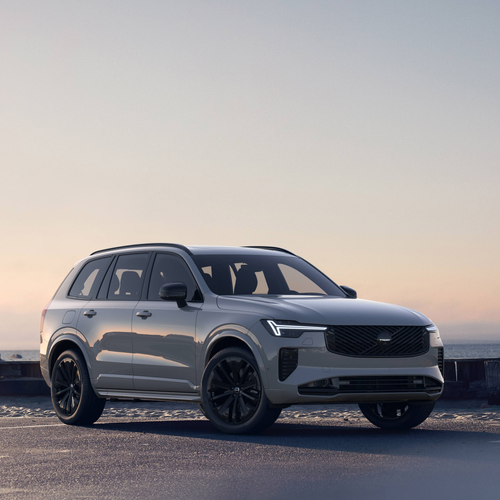 2025 Volvo XC90 Black Edition Front View