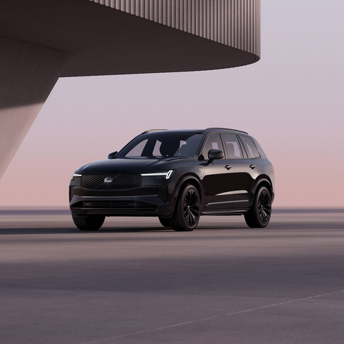 2025 Volvo XC90 Black Edition Front View