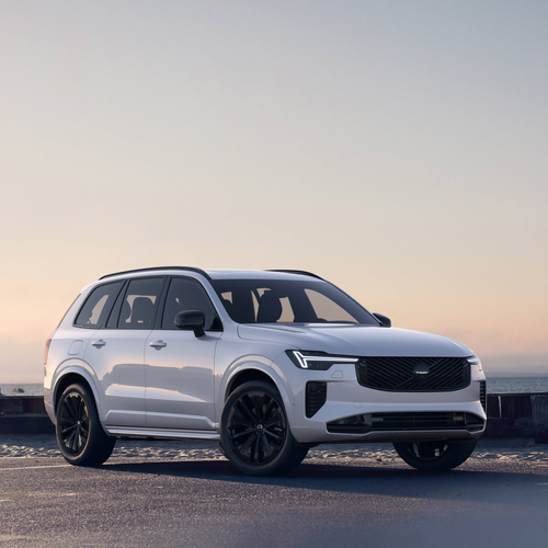 2025 Volvo XC90 Black Edition Front View