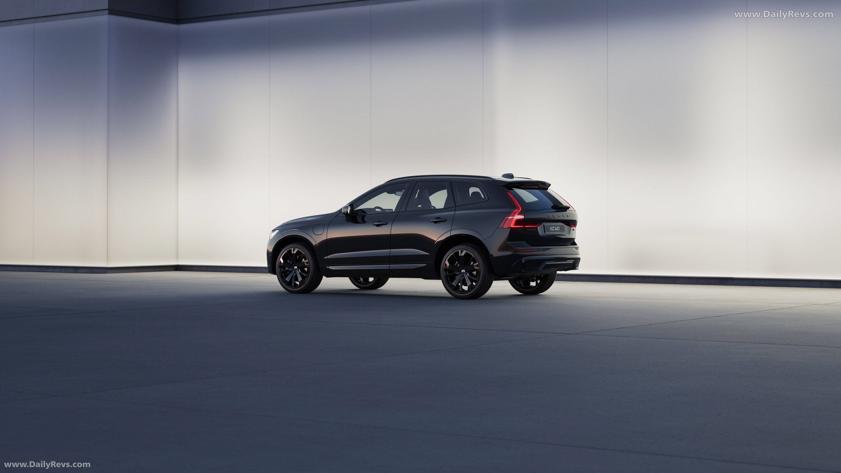 2025 Volvo XC90 Black Edition Rear View