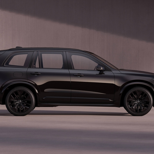 2025 Volvo XC90 Black Edition Side View