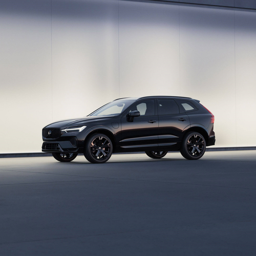 2025 Volvo XC90 Black Edition Side View