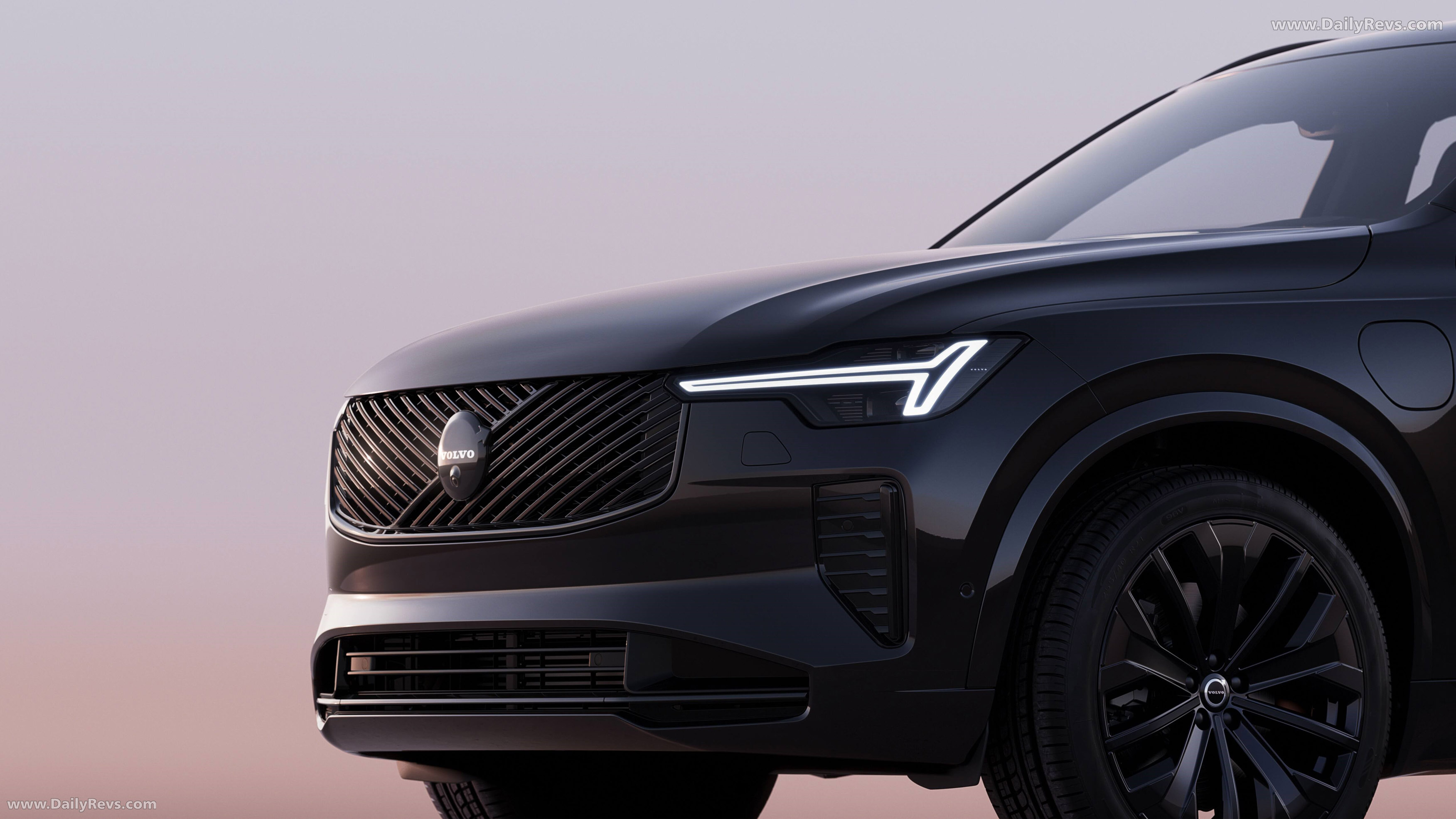2025 Volvo XC90 Black Edition Exterior
