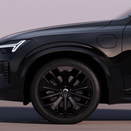 2025 Volvo XC90 Black Edition Exterior