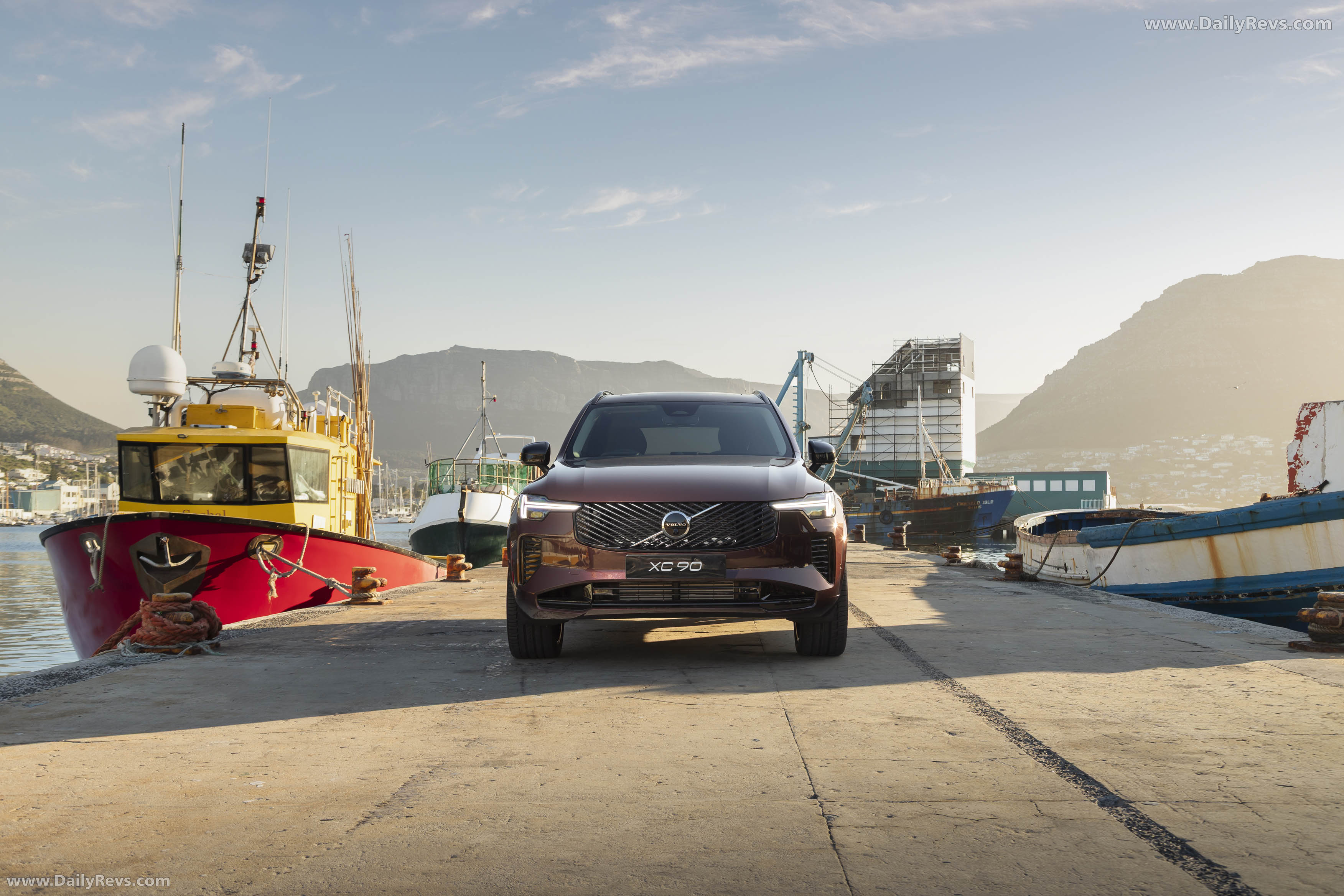 2025 Volvo XC90 South African Version Front View