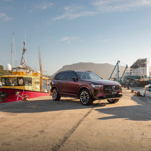 2025 Volvo XC90 South African Version Front View